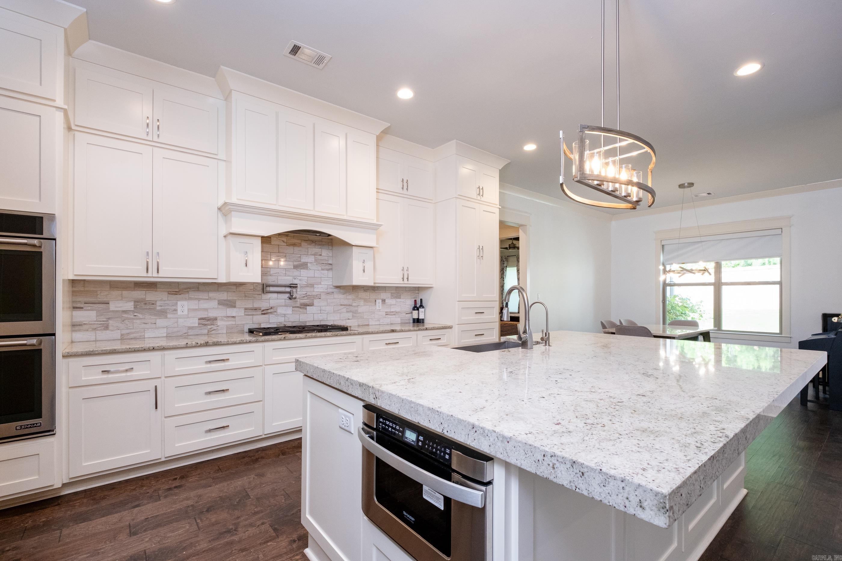 CHENAL VALLEY "ENSBURY PLACE" - Residential