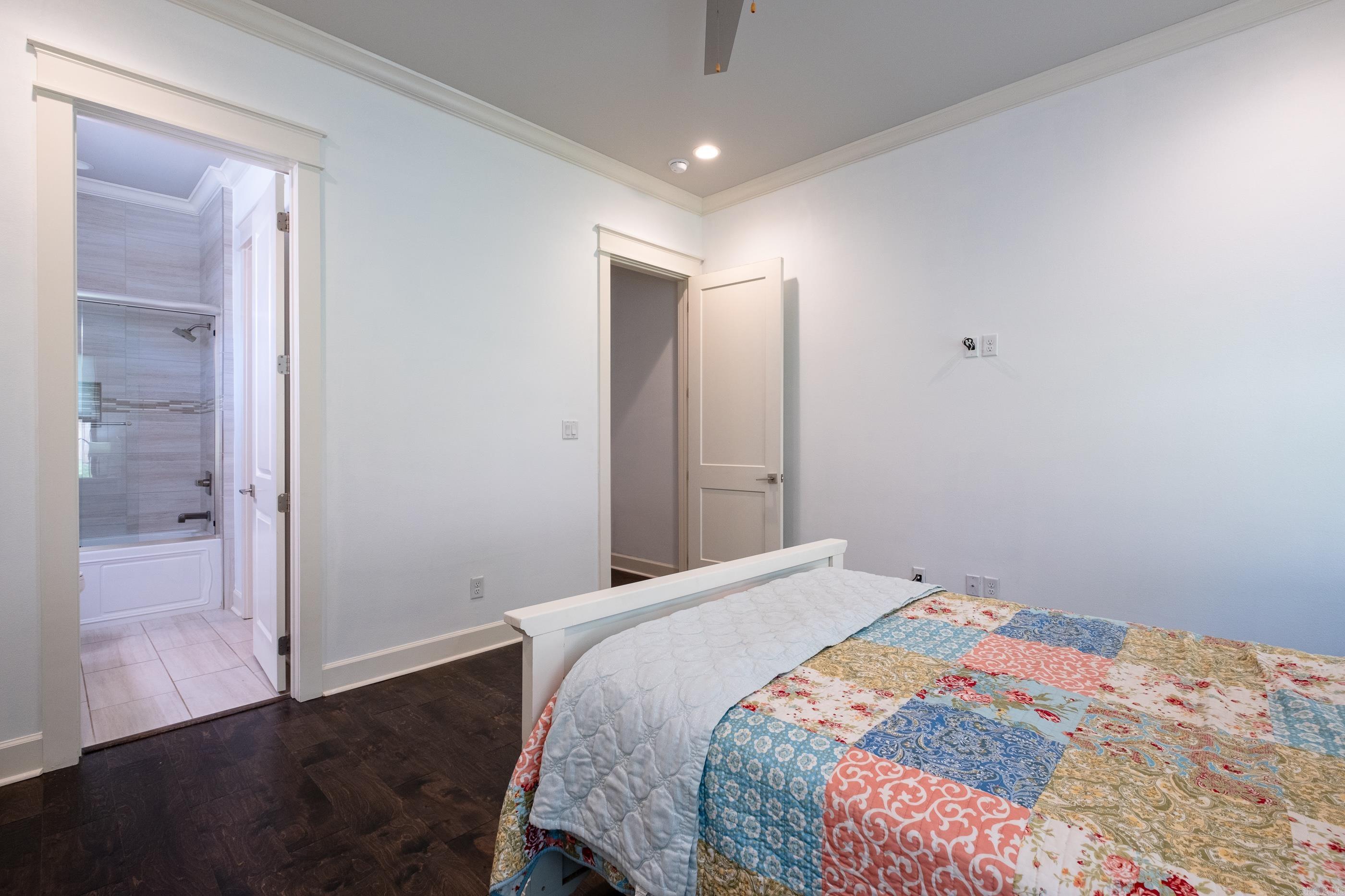 CHENAL VALLEY "ENSBURY PLACE" - Residential