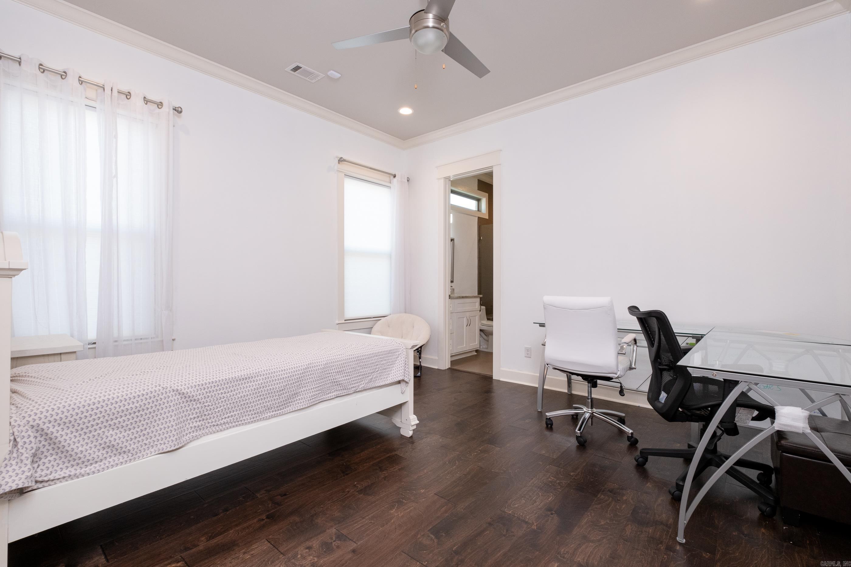 CHENAL VALLEY "ENSBURY PLACE" - Residential