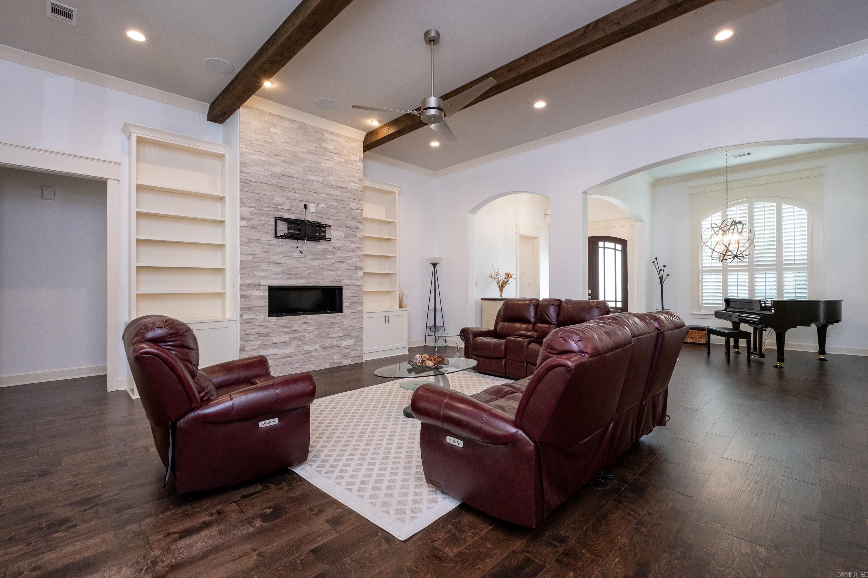 CHENAL VALLEY "ENSBURY PLACE" - Residential