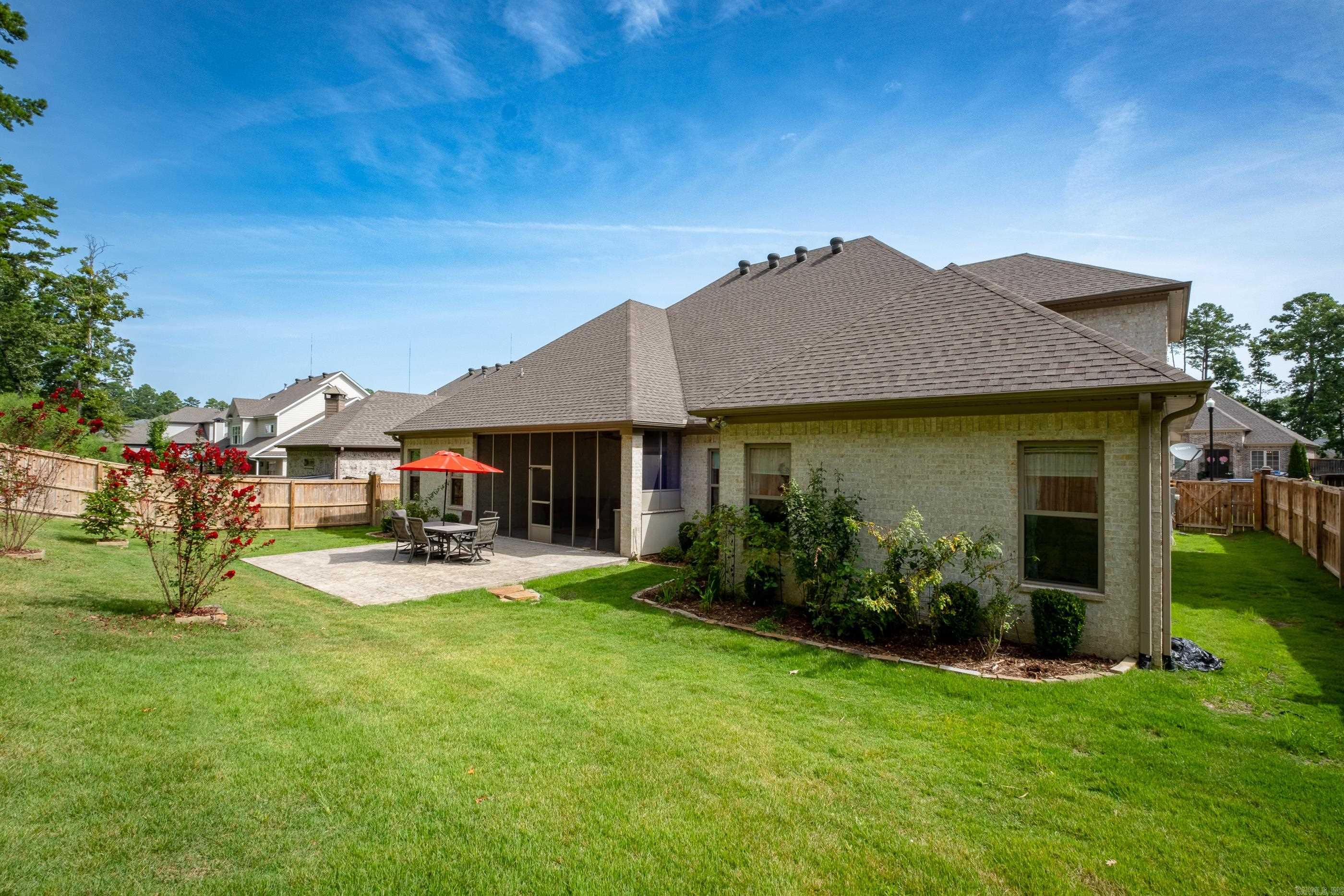 CHENAL VALLEY "ENSBURY PLACE" - Residential