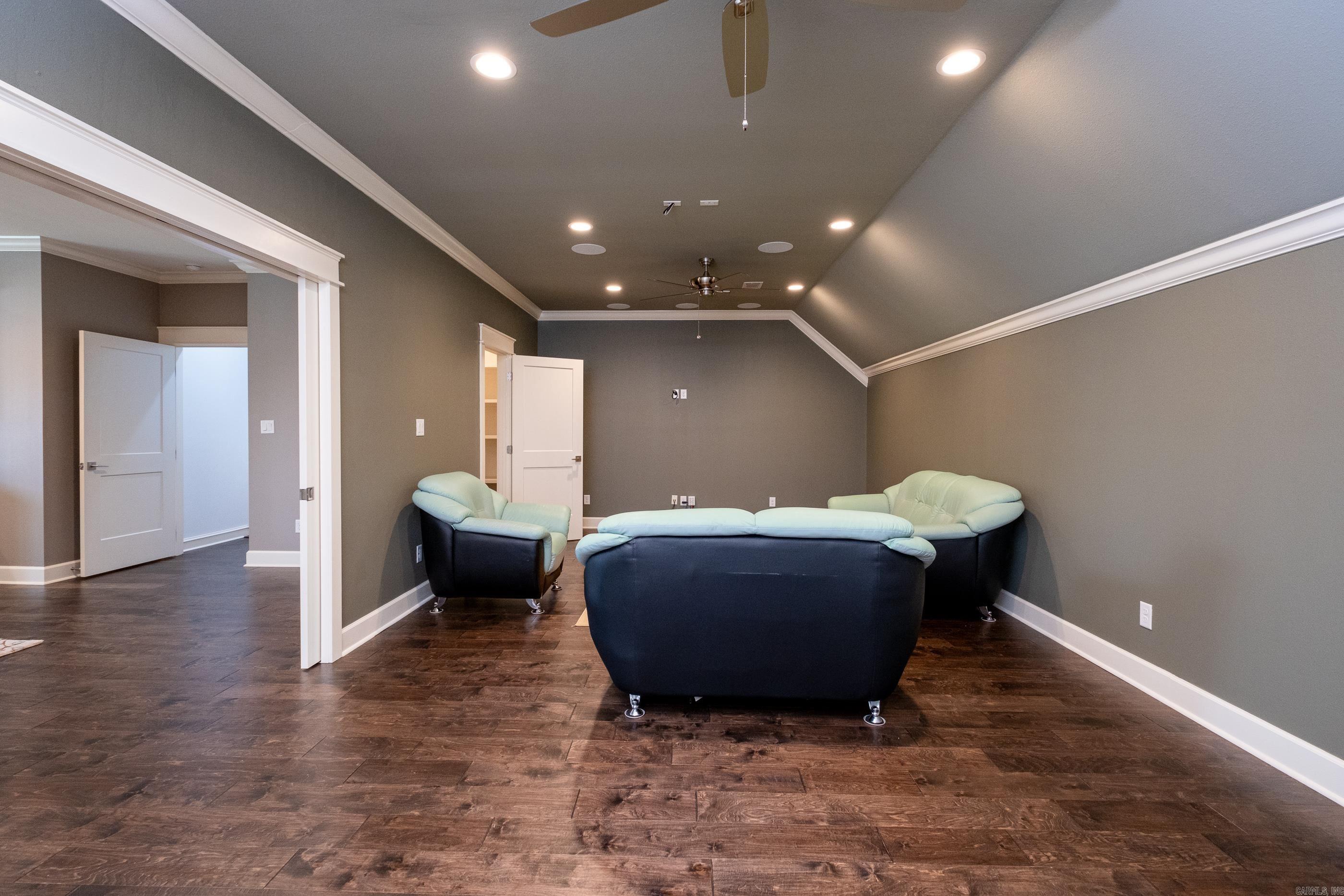 CHENAL VALLEY "ENSBURY PLACE" - Residential