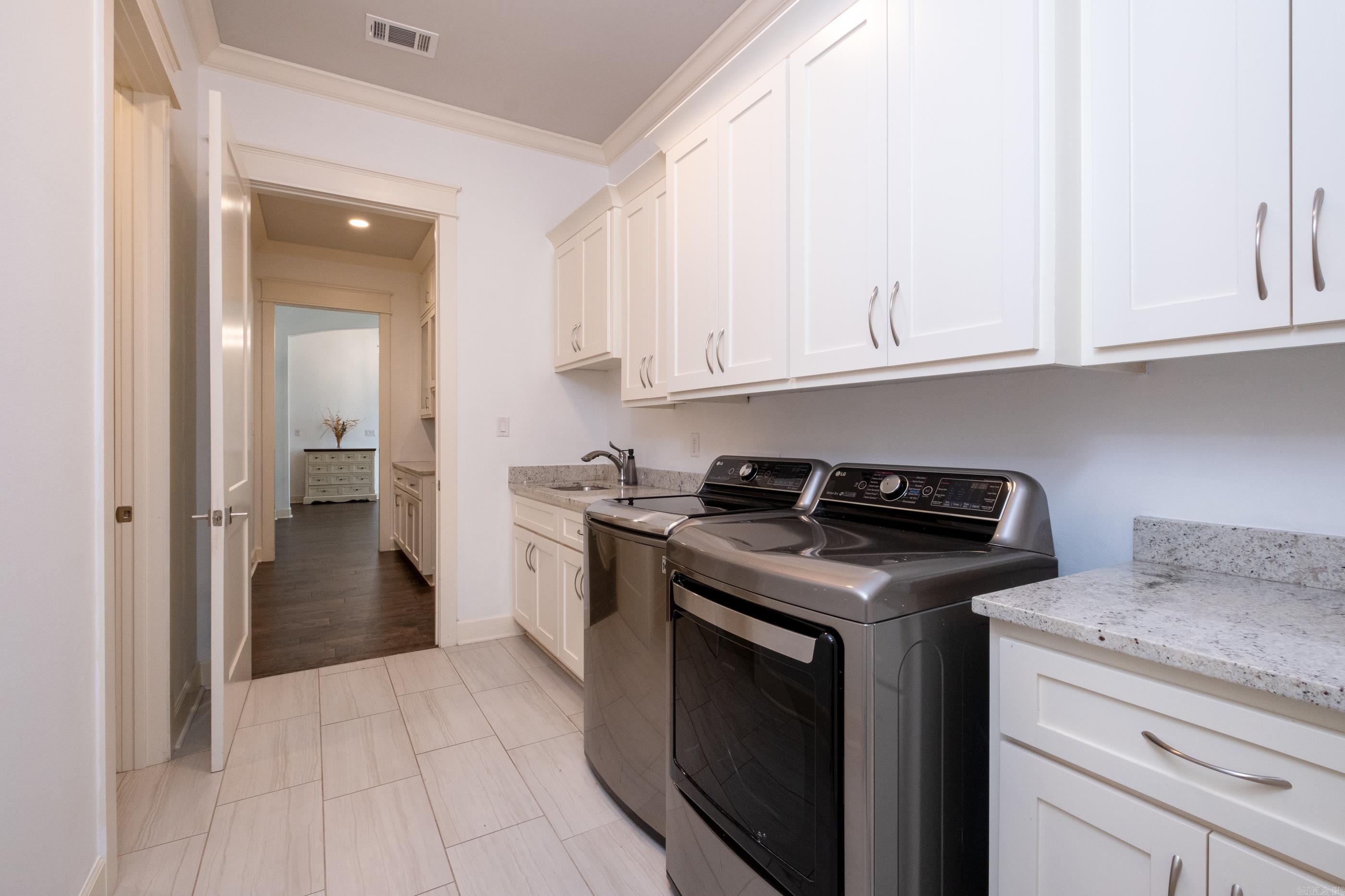 CHENAL VALLEY "ENSBURY PLACE" - Residential