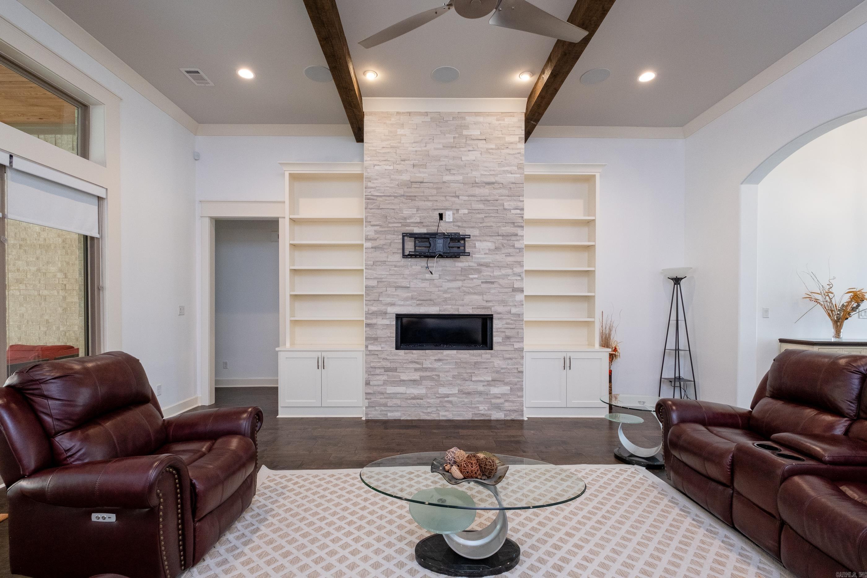 CHENAL VALLEY "ENSBURY PLACE" - Residential