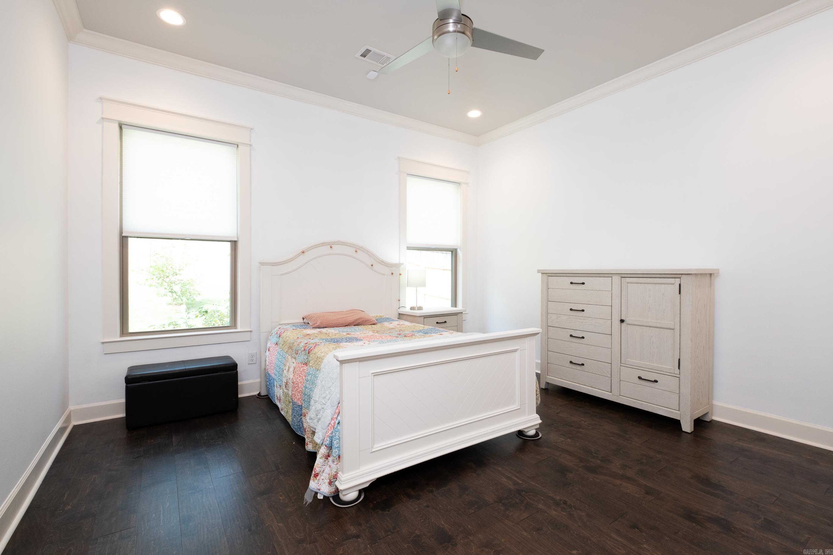 CHENAL VALLEY "ENSBURY PLACE" - Residential