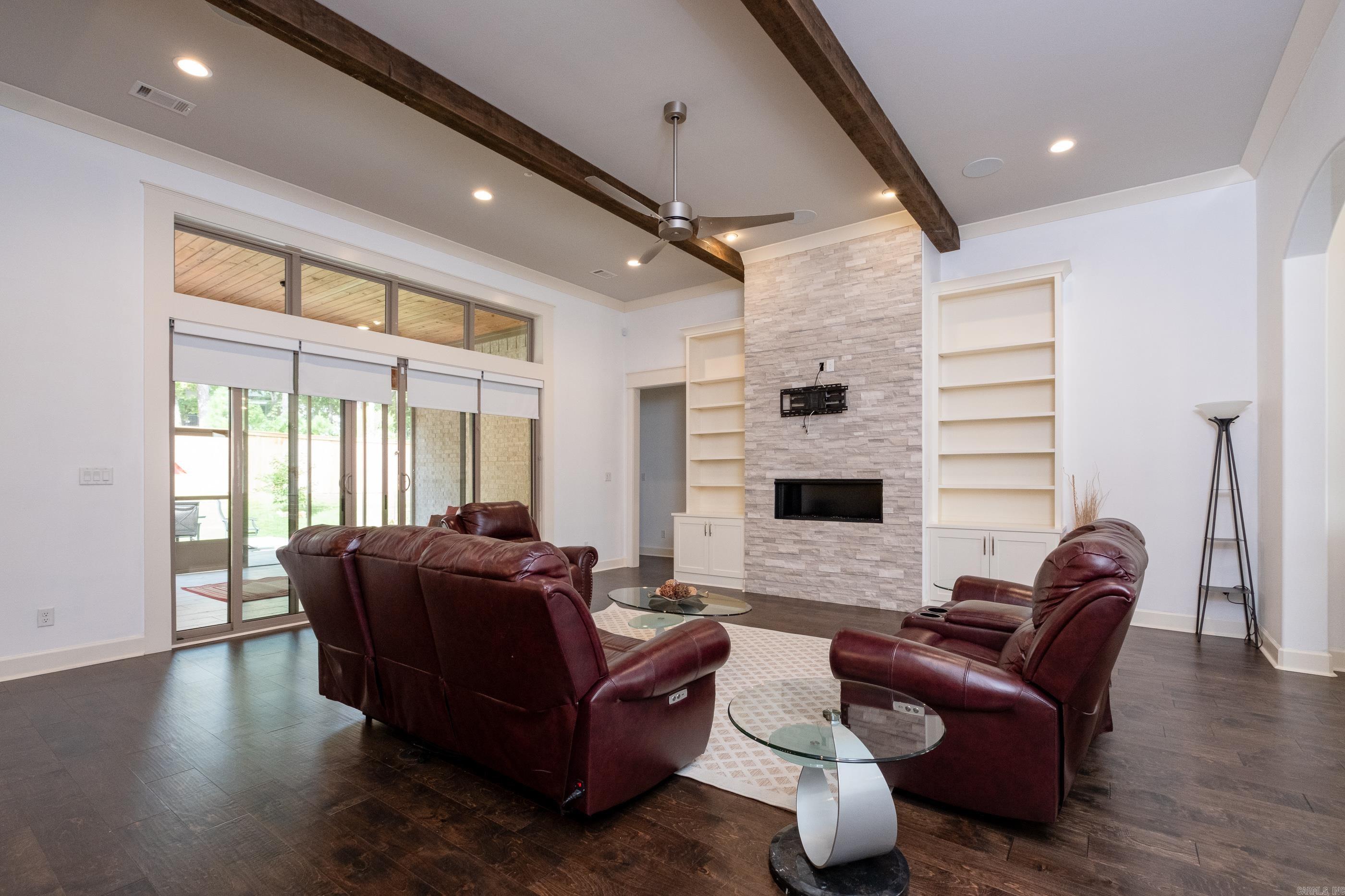 CHENAL VALLEY "ENSBURY PLACE" - Residential