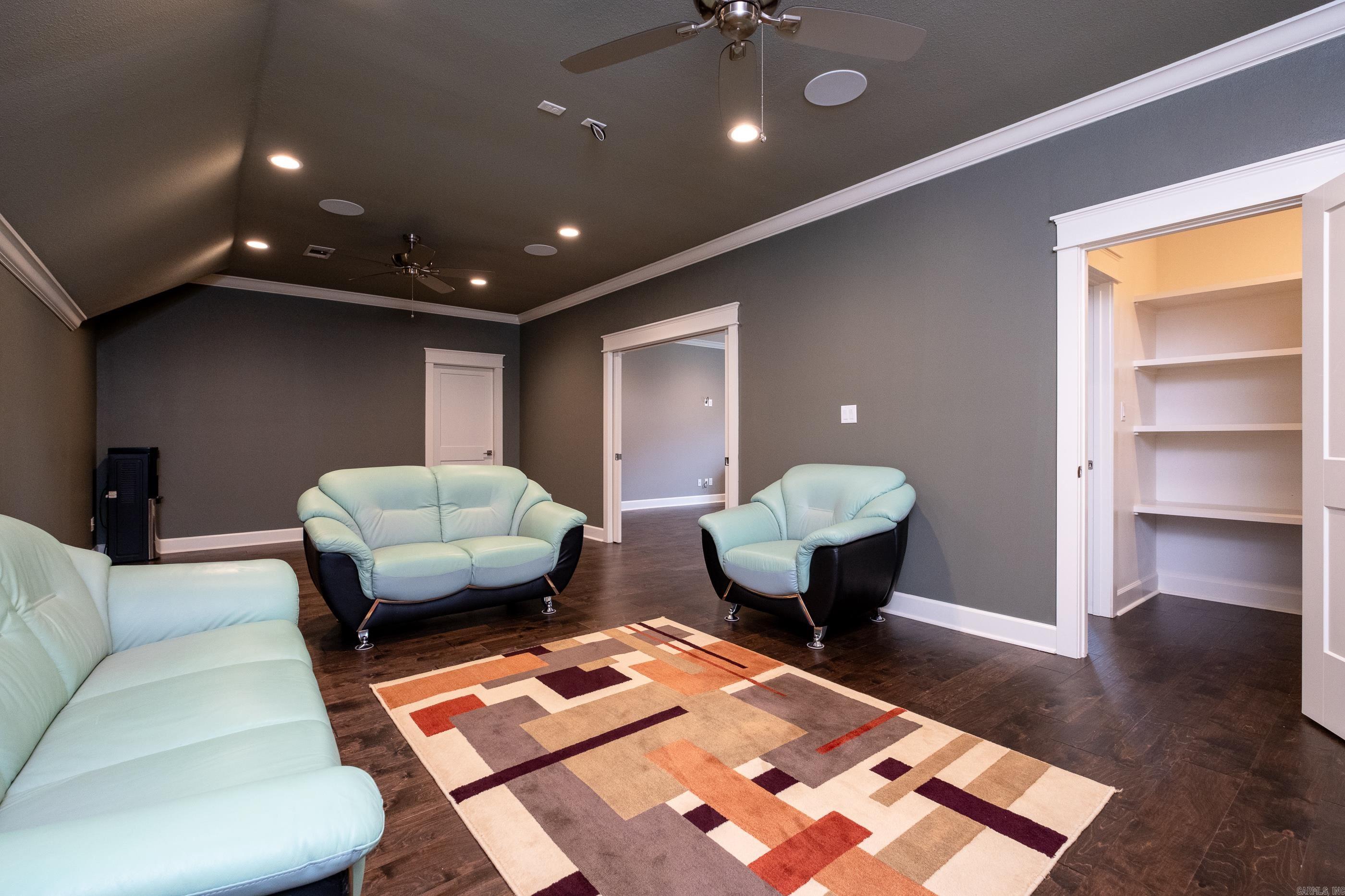 CHENAL VALLEY "ENSBURY PLACE" - Residential