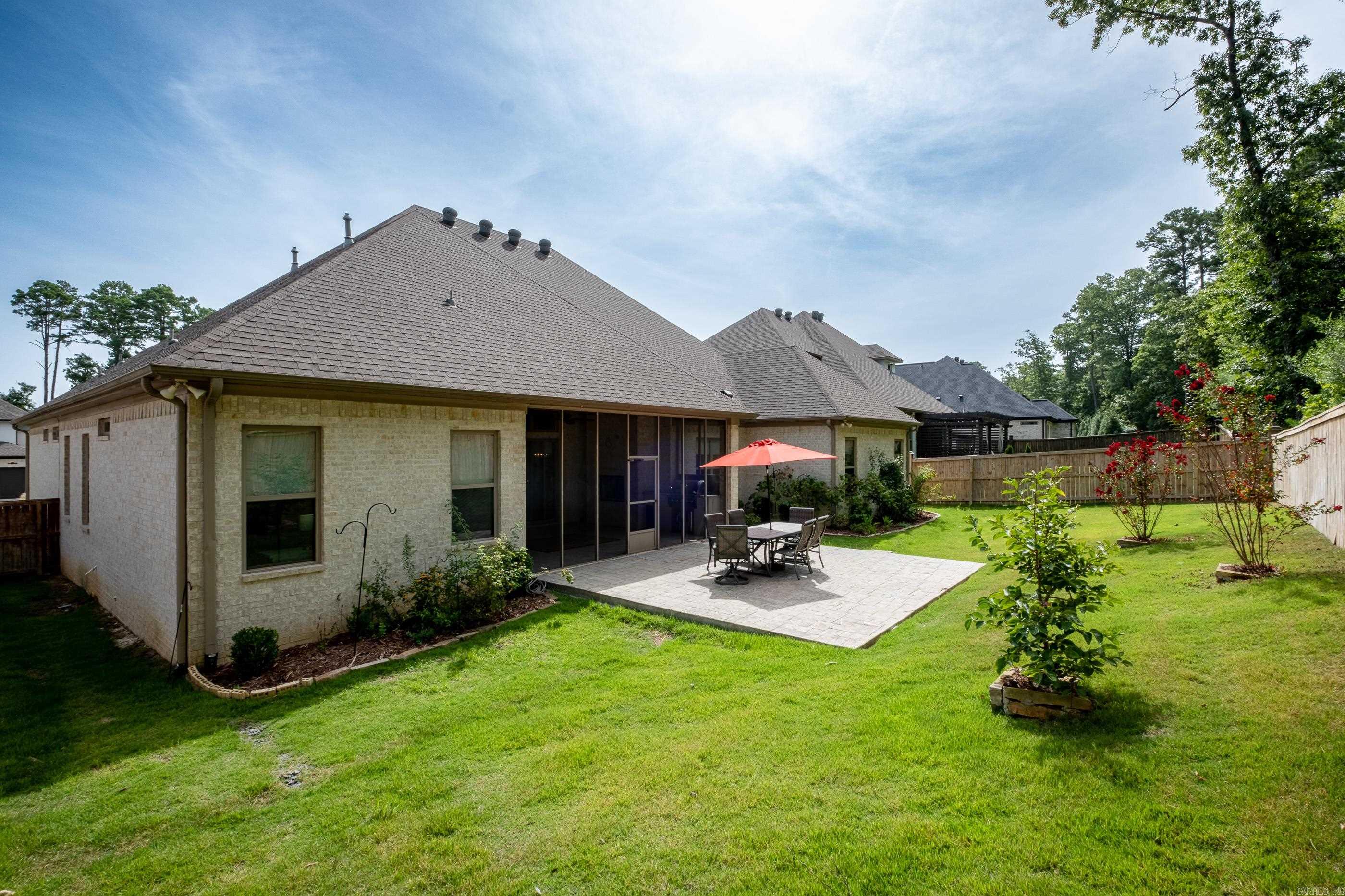 CHENAL VALLEY "ENSBURY PLACE" - Residential