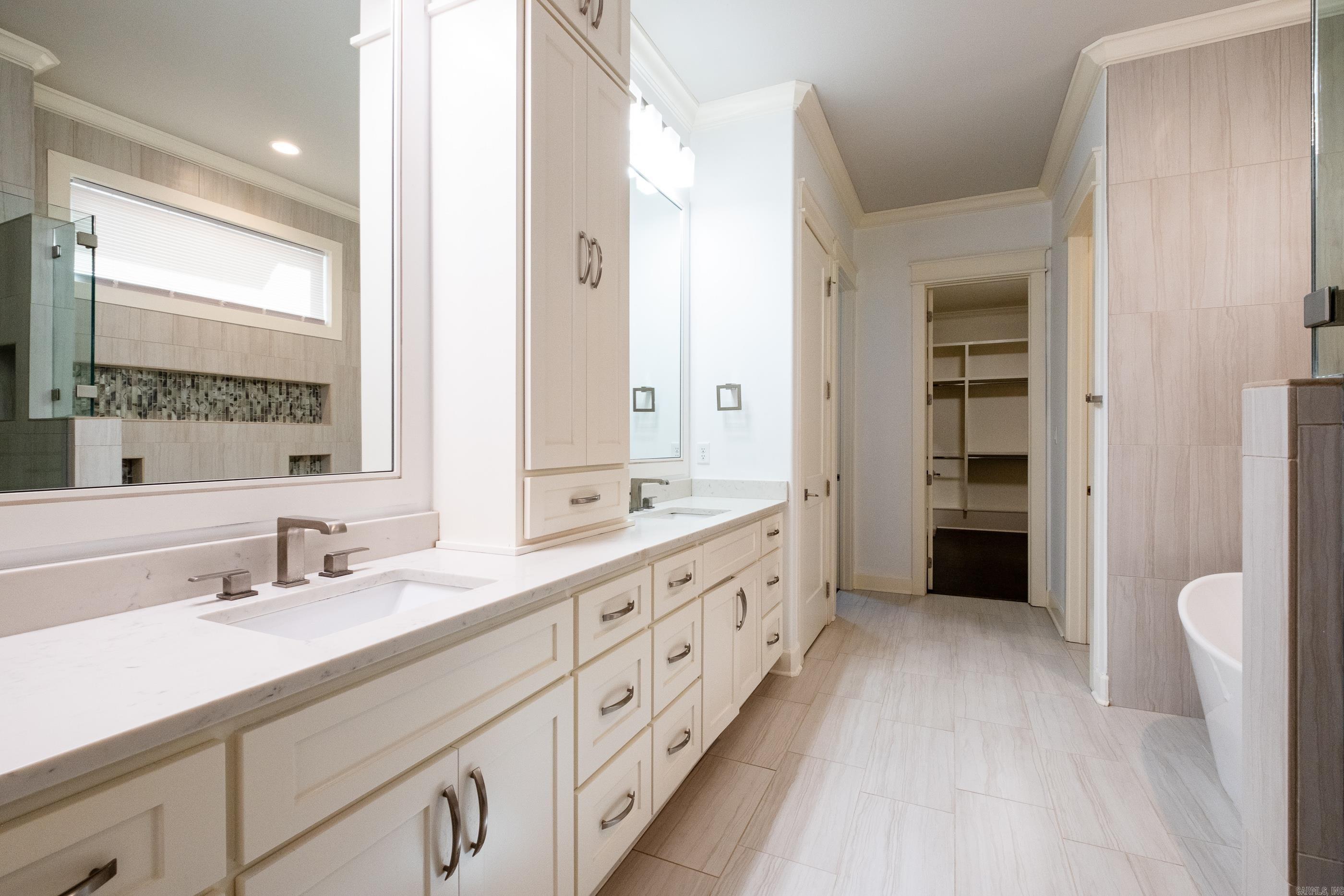 CHENAL VALLEY "ENSBURY PLACE" - Residential