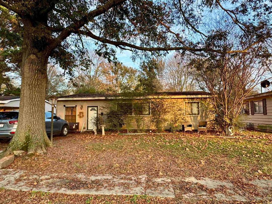 Charming Starter Home or Investment Opportunity in Stuttgart Welcome to 1105 South Prairie Street, a well-kept three-bedroom, one-bath detached home located just two blocks from the city’s walking track—perfect for enjoying outdoor activities and daily strolls. Inside, you’ll find a comfortable layout featuring carpet and vinyl flooring, along with an inviting kitchen with open dining area that make mealtimes and entertaining easy. The home also includes a flex room that could serve as a fourth bedroom, office, or bonus space (no closet). Whether you’re a first-time homebuyer or looking to expand your investment portfolio, this property offers great potential at an affordable price. Don’t miss your chance to make it yours—schedule your showing today!