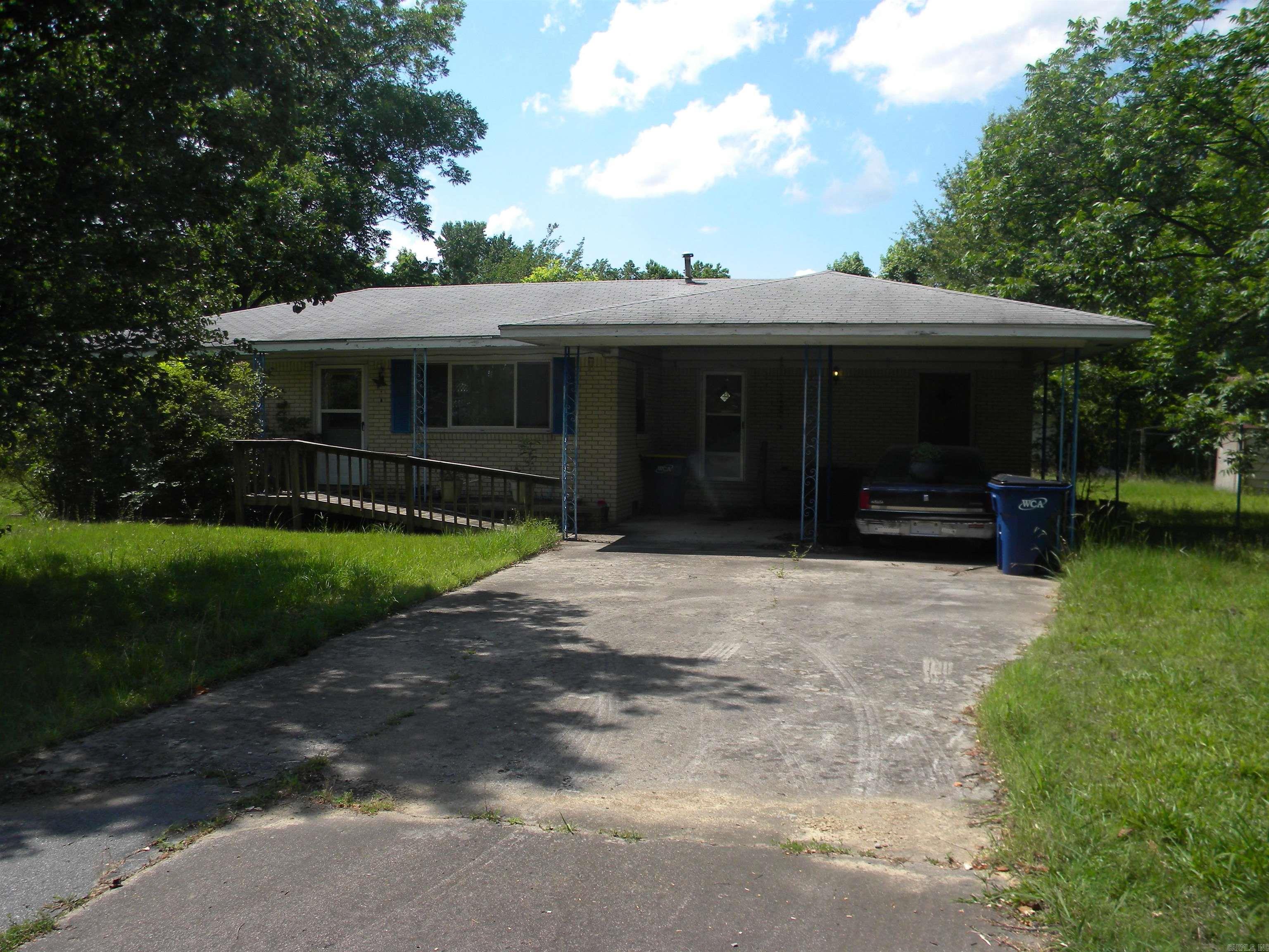 Shop and home to be used for commercial , both need work but house is livable. Big spot could be used for a multiple things