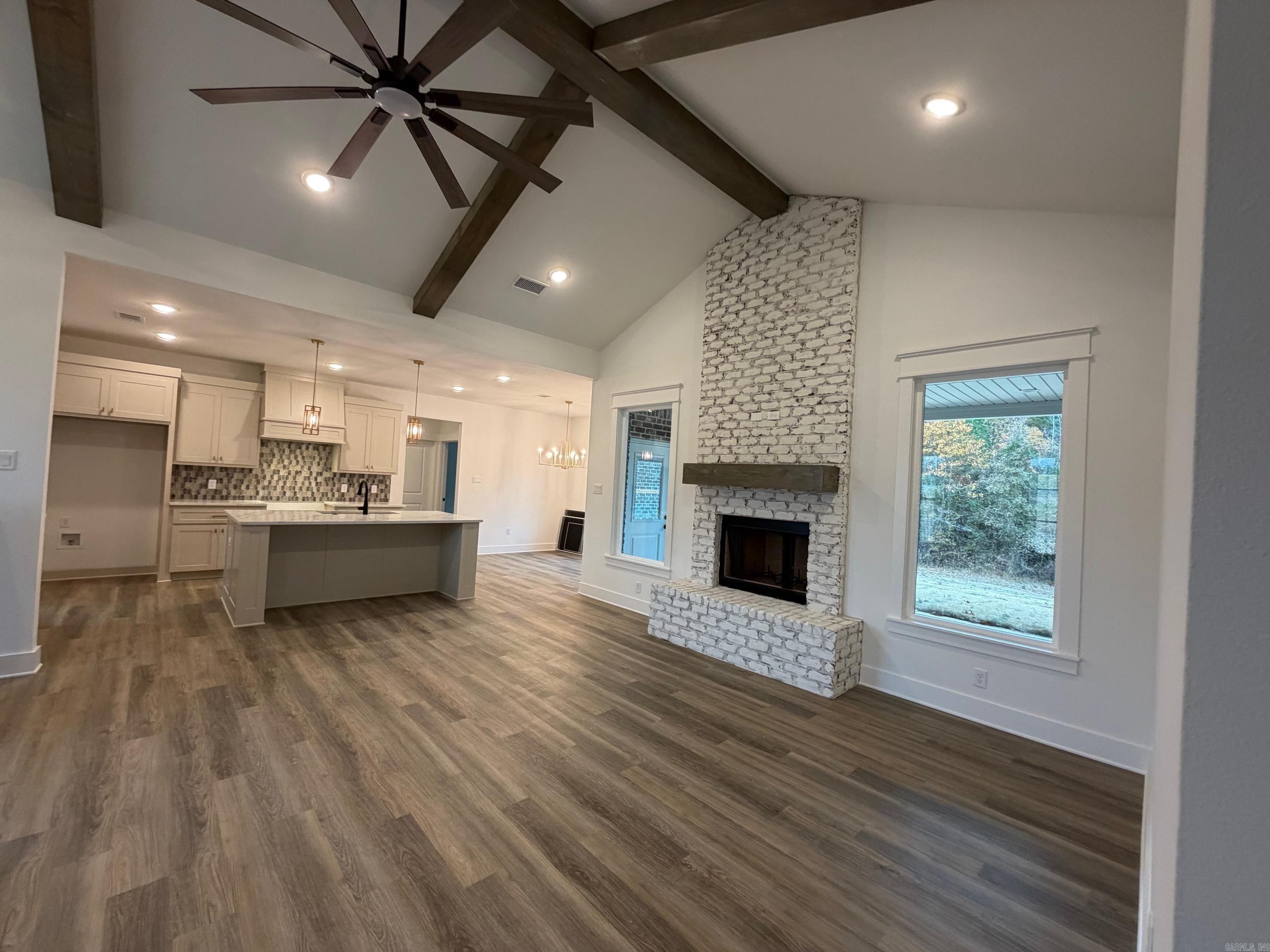 PLANTATION HILLS - Residential