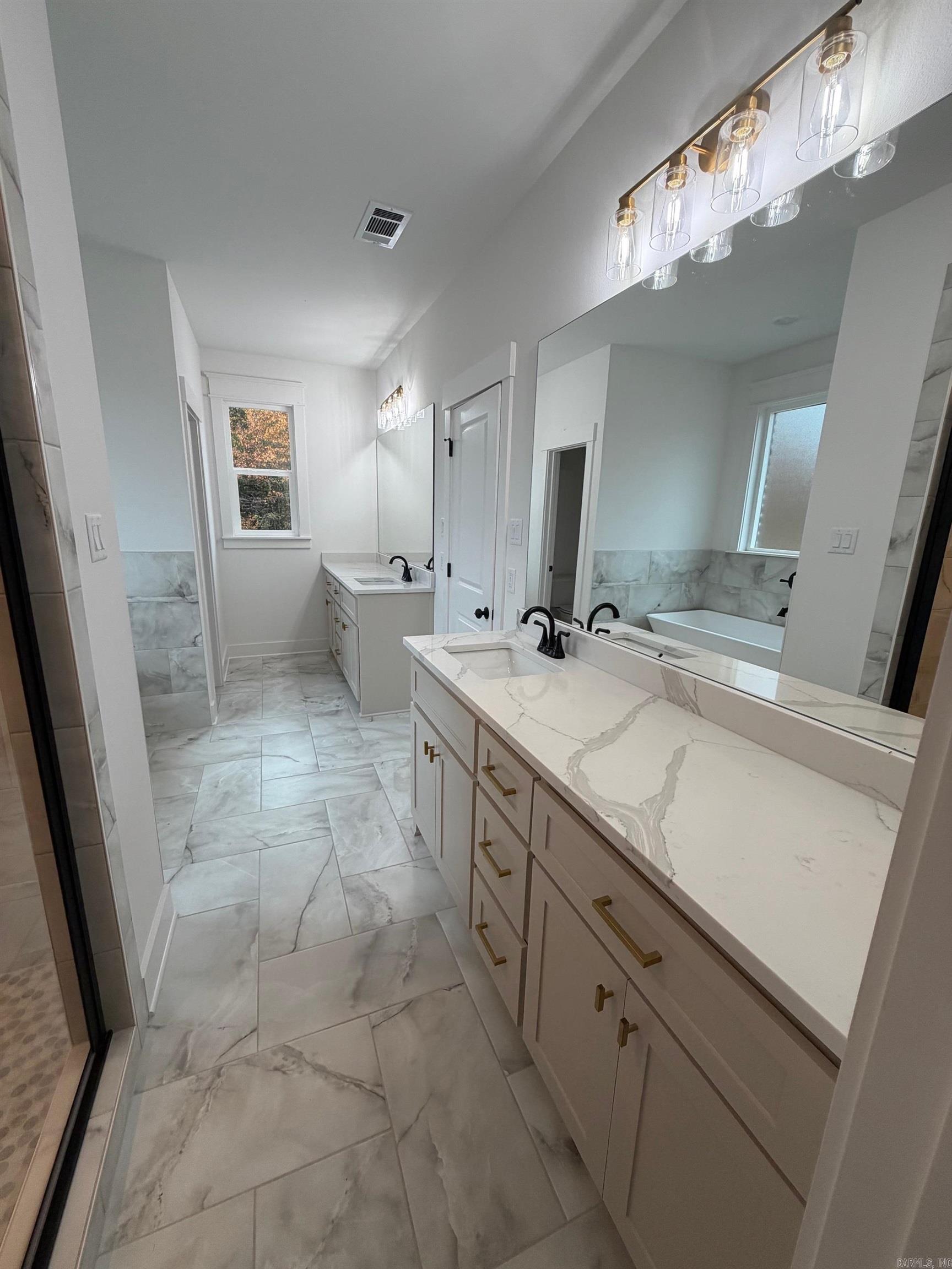 PLANTATION HILLS - Residential