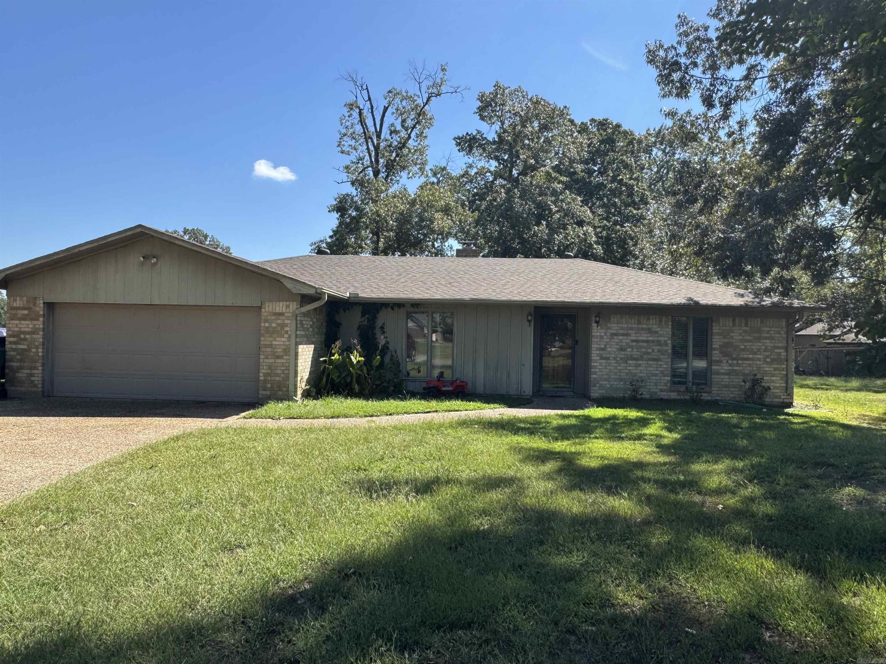 TENANT OCCUPIED-24 HOUR NOTICE REQUIRED! This 1537 square foot home is complete with 3 bedrooms and 2 full baths and nestled on an oversized, half-acre lot. Conveniently located near dining and shopping in the desirable Boastwood. Potential homeowners and investors welcome! This property is Rural Development, 100% financing eligible!