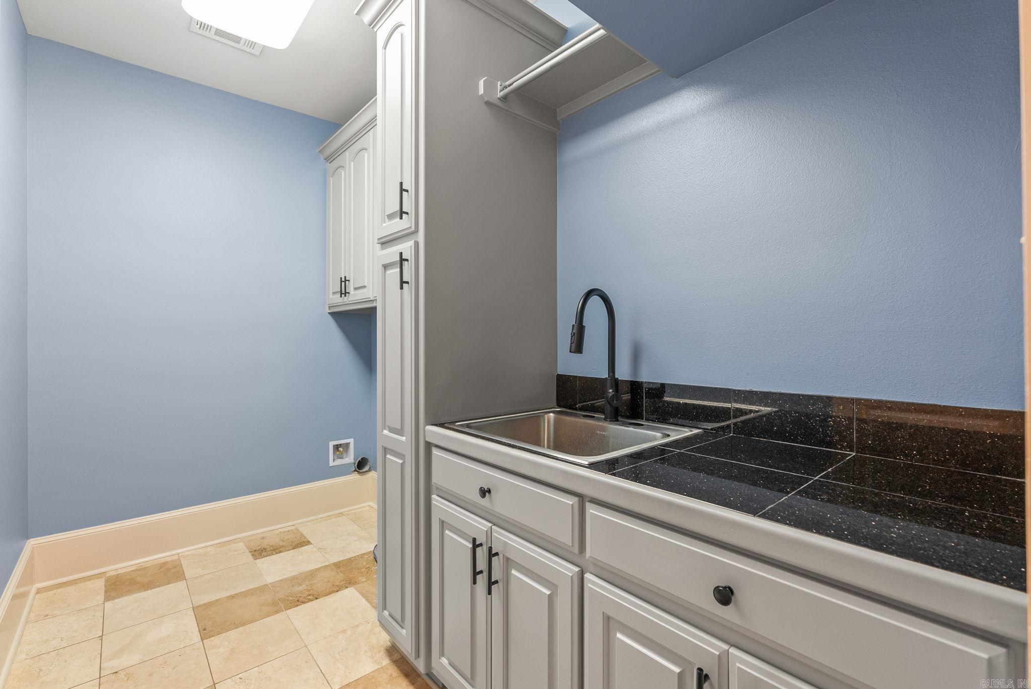 HURRICANE LAKE EST - Residential