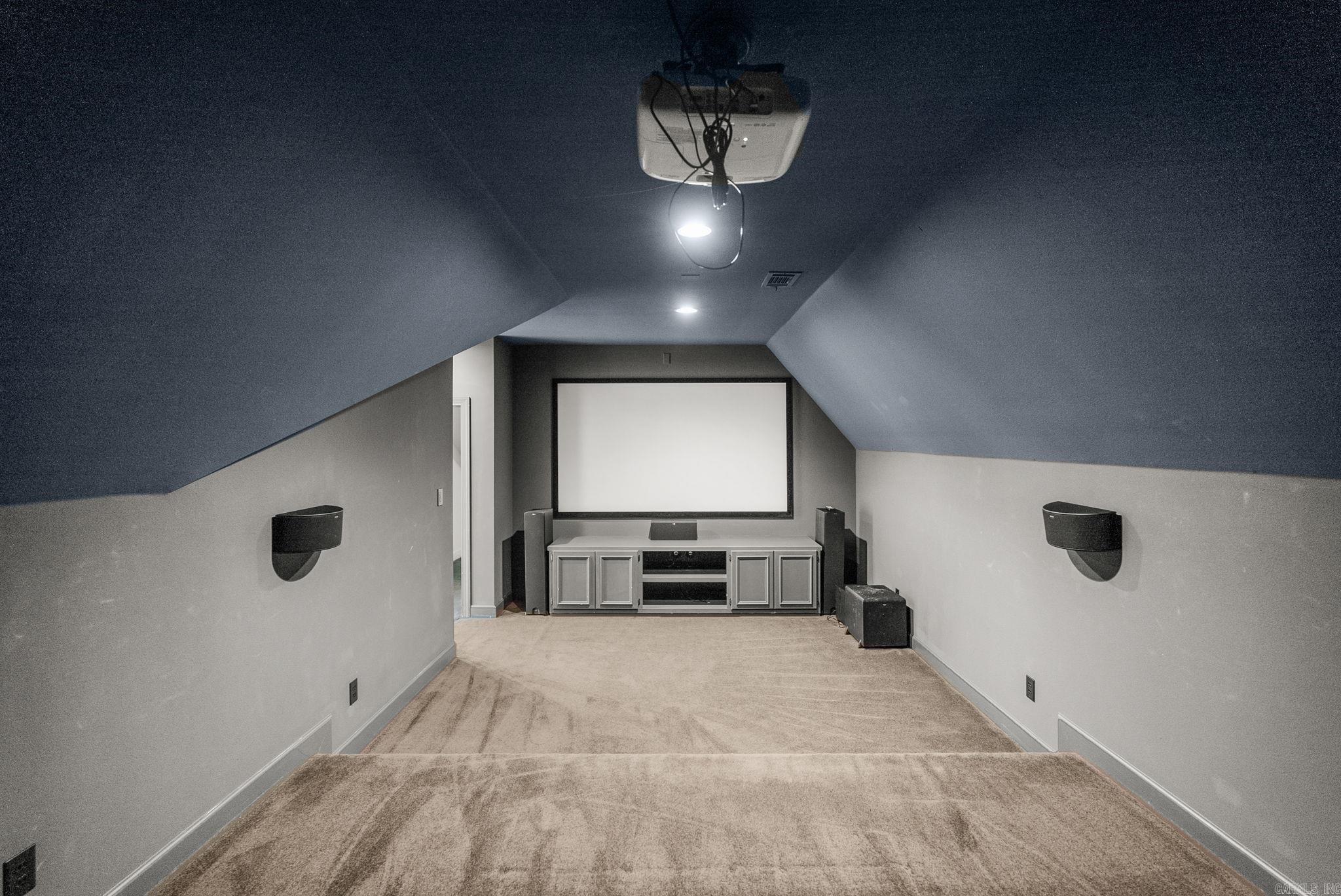 HURRICANE LAKE EST - Residential