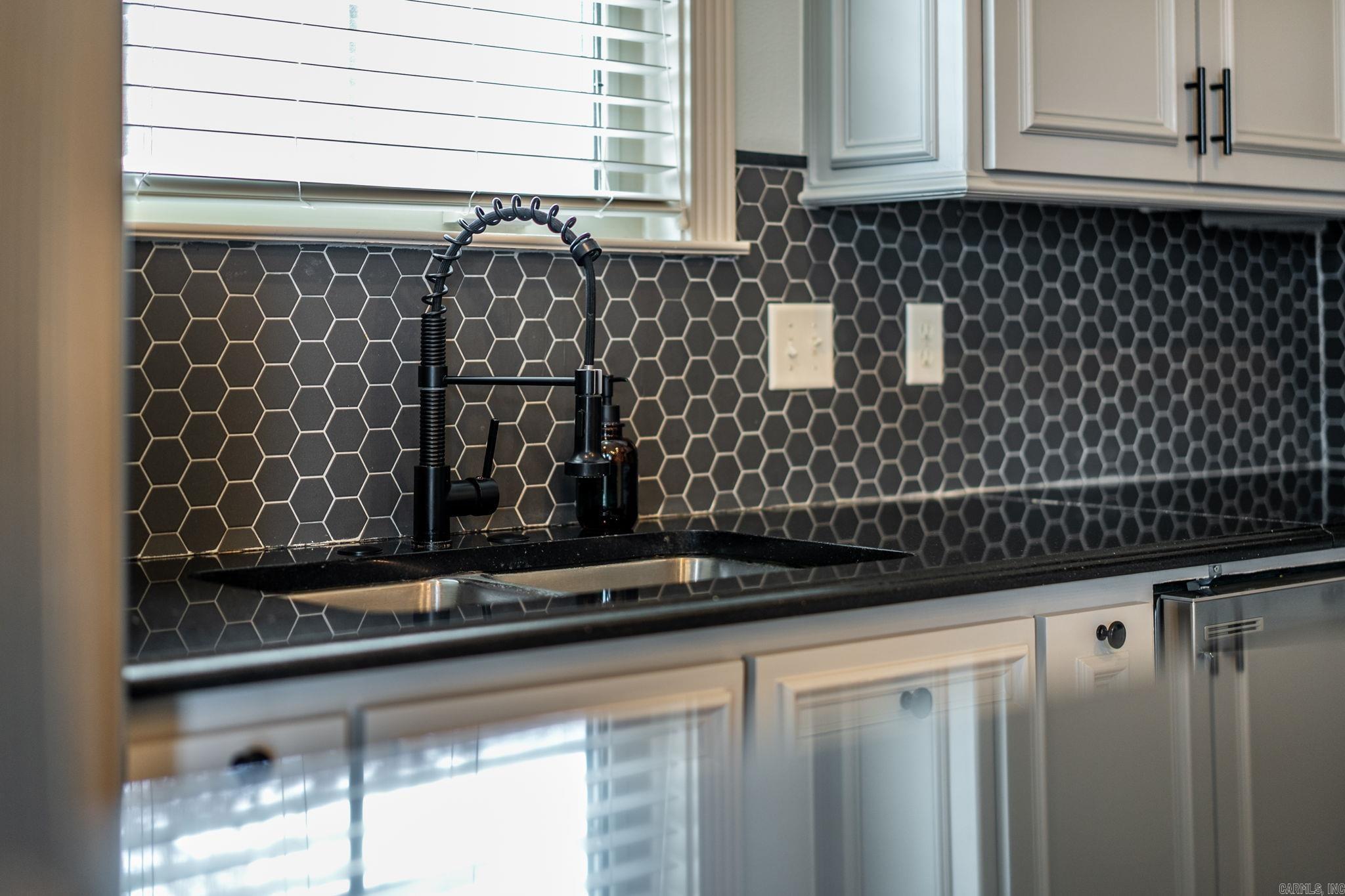 HURRICANE LAKE EST - Residential