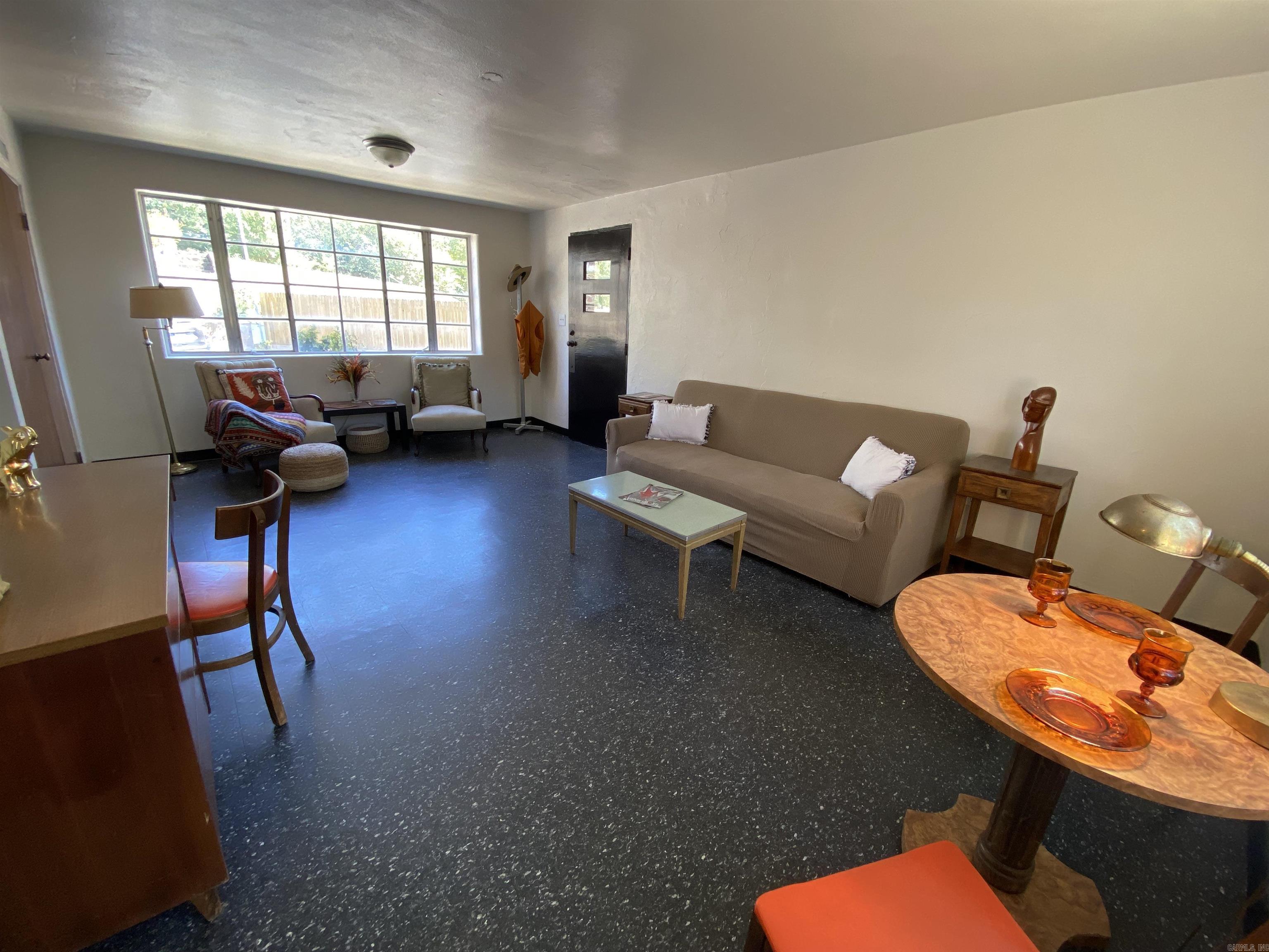 ROZENAS HPR - Residential Lease