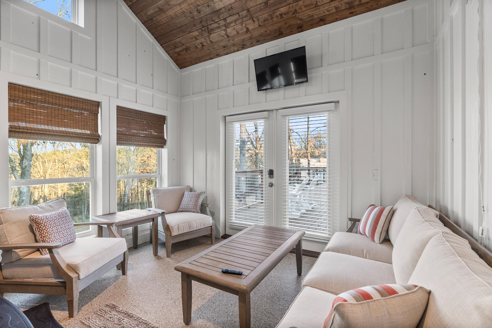 BELOIT BAY - LAKE - Residential