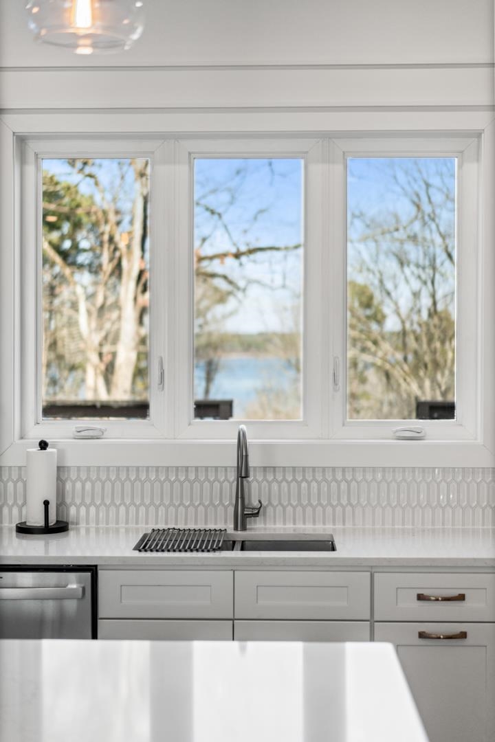 BELOIT BAY - LAKE - Residential