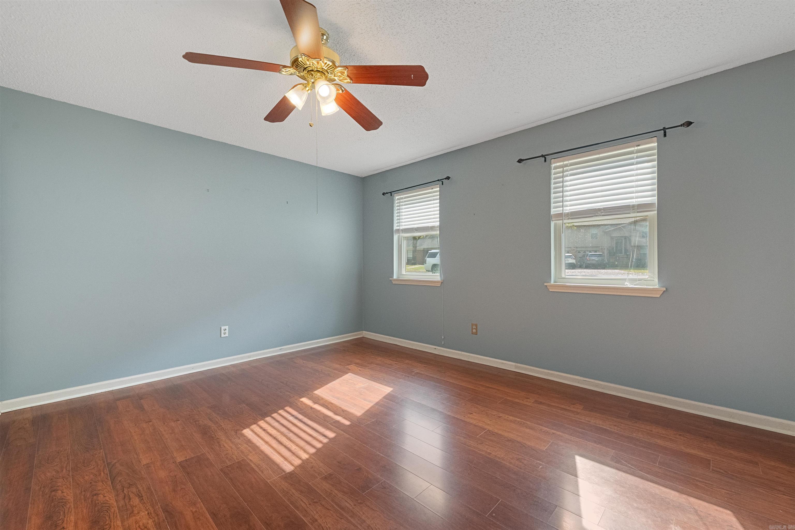 OAKBROOKE - Residential