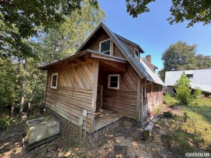 6acs in DELIGHT, AR - $129.000!! 3BR 2 full baths, 2,076sf on 6.47acs that offers pond, access to local creek, lots of privacy and lots of room for a garden, covered parking, fencing, storage buildings or enlarge home!! there is also a 2nd house that never got finished that could either be storage or finished out for dwelling!! well worth seeing and worth the list value $$$... SELLER does NOT pay customary clsing costs to incl title ins, termite, survey, H-warranty, repairs or closing costs.. property may qualify for Seller Financing(Vendee); if prop qualifies, only buyer may speak w/loan officer; if prop built prior to 1978, lead base paint potential exists; recent lender pre-qual letter and earnest money required with all offers; "Due to condition, the property may have health/safety risk(s). Prior to entry / access, all parties must sign a Hold Harmless Agreement and the property may only be shown by appointment"