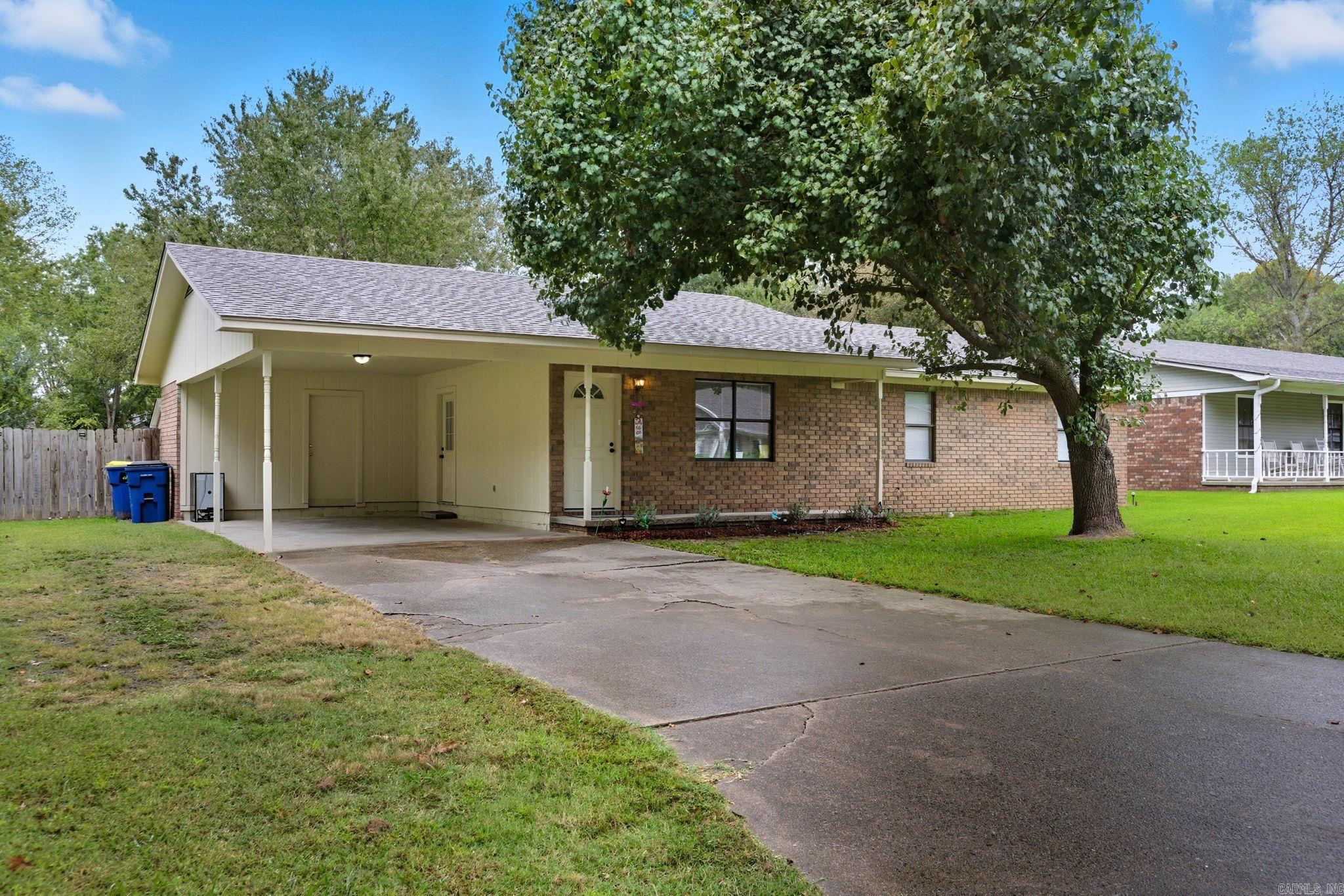 Welcome to 31 Parkview in Cabot! This 3-bedroom, 2-bath home is move-in ready and full of charm. Inside youāll find bright, open spaces with modern updates and a comfortable flow that makes everyday living easy. The kitchen offers plenty of counter space and storage, and the bedrooms are spacious with great natural light. Outside, enjoy a level yard thatās perfect for relaxing or hosting friends, plus a carport for covered parking. Conveniently located just 10 minutes from major shopping and dining, this home offers the perfect mix of peace and proximity. Whether youāre a first-time buyer, downsizing, or just looking for a fresh start, this oneās a must-see!