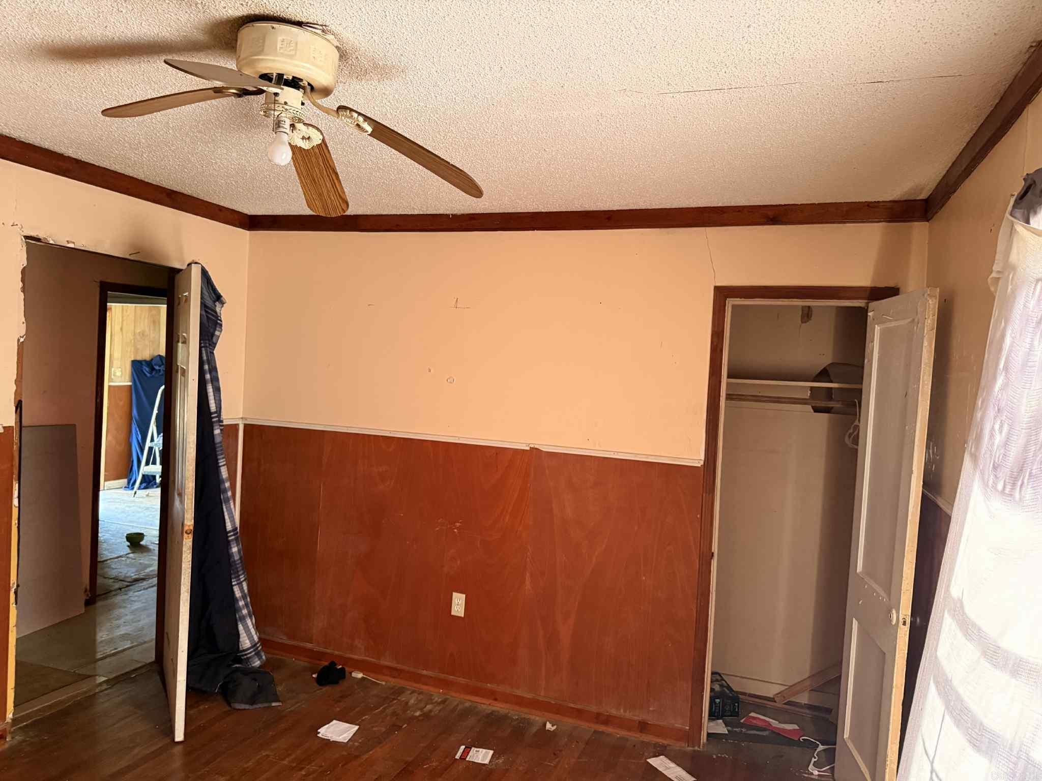 SHADY OAKS - Residential