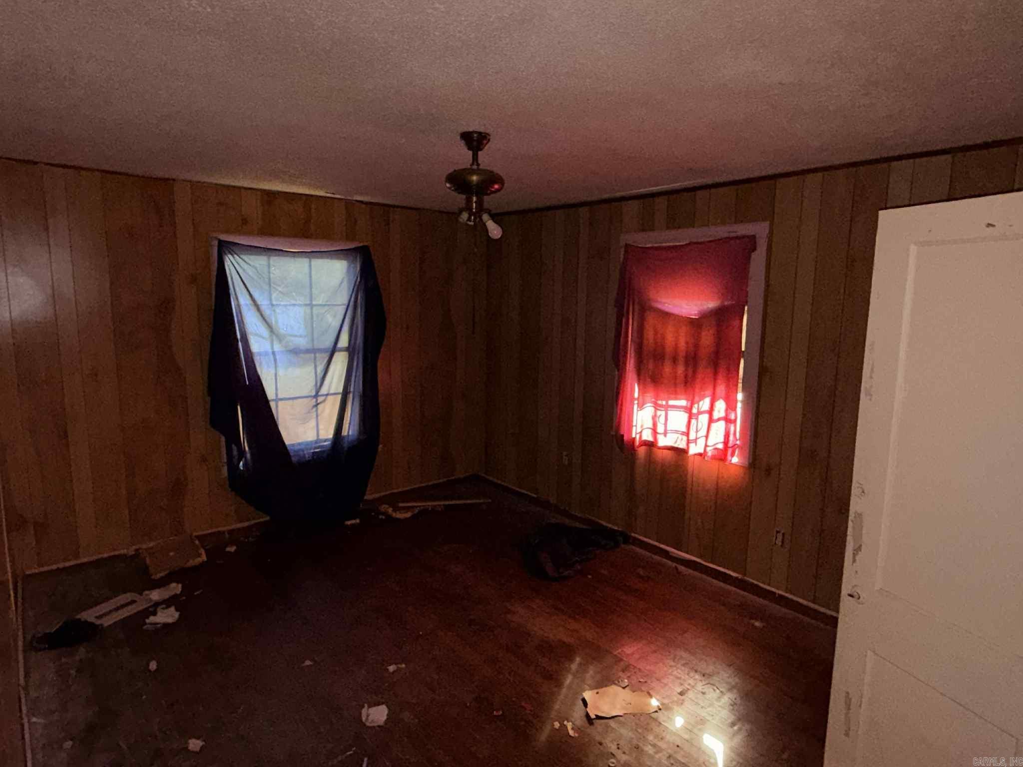 SHADY OAKS - Residential