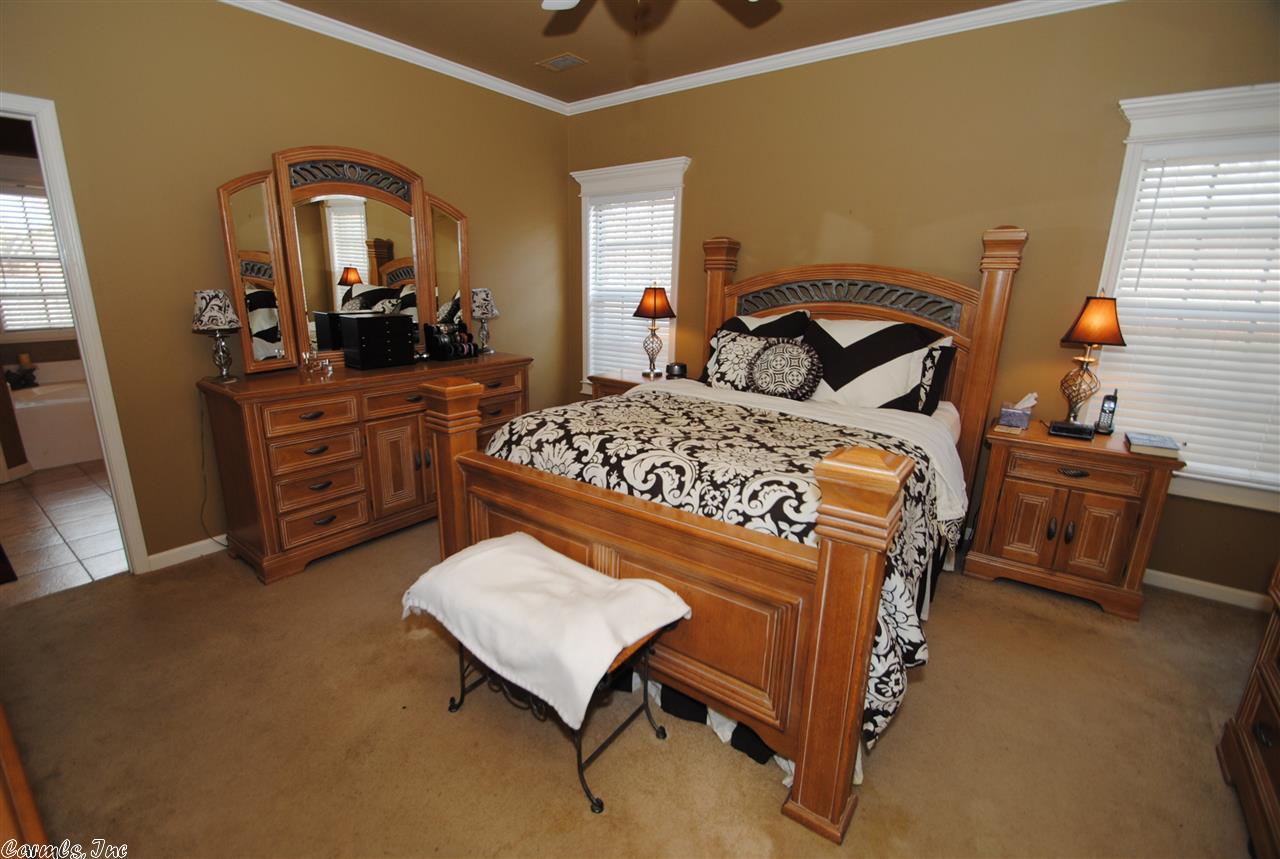 COUNTRY CLUB OF ARK THE - Residential