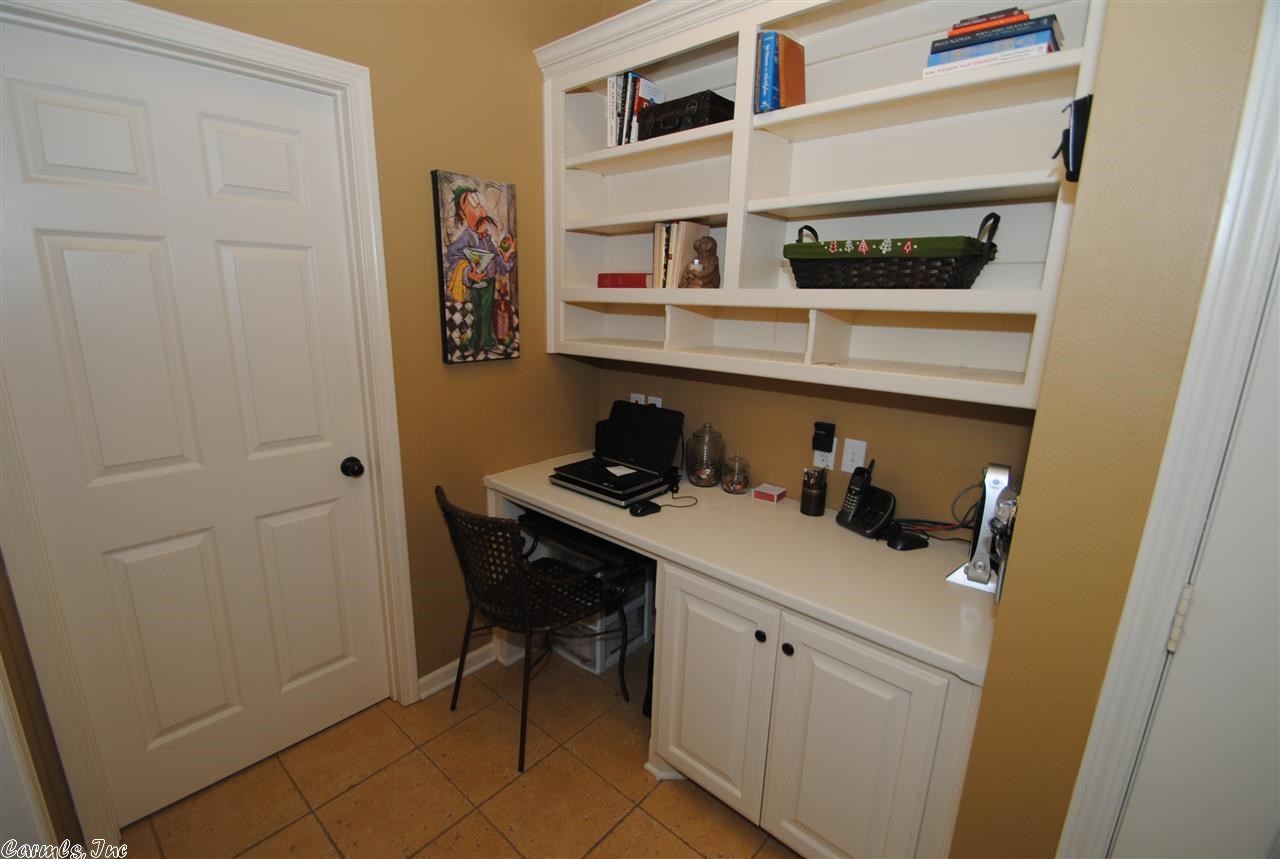 COUNTRY CLUB OF ARK THE - Residential