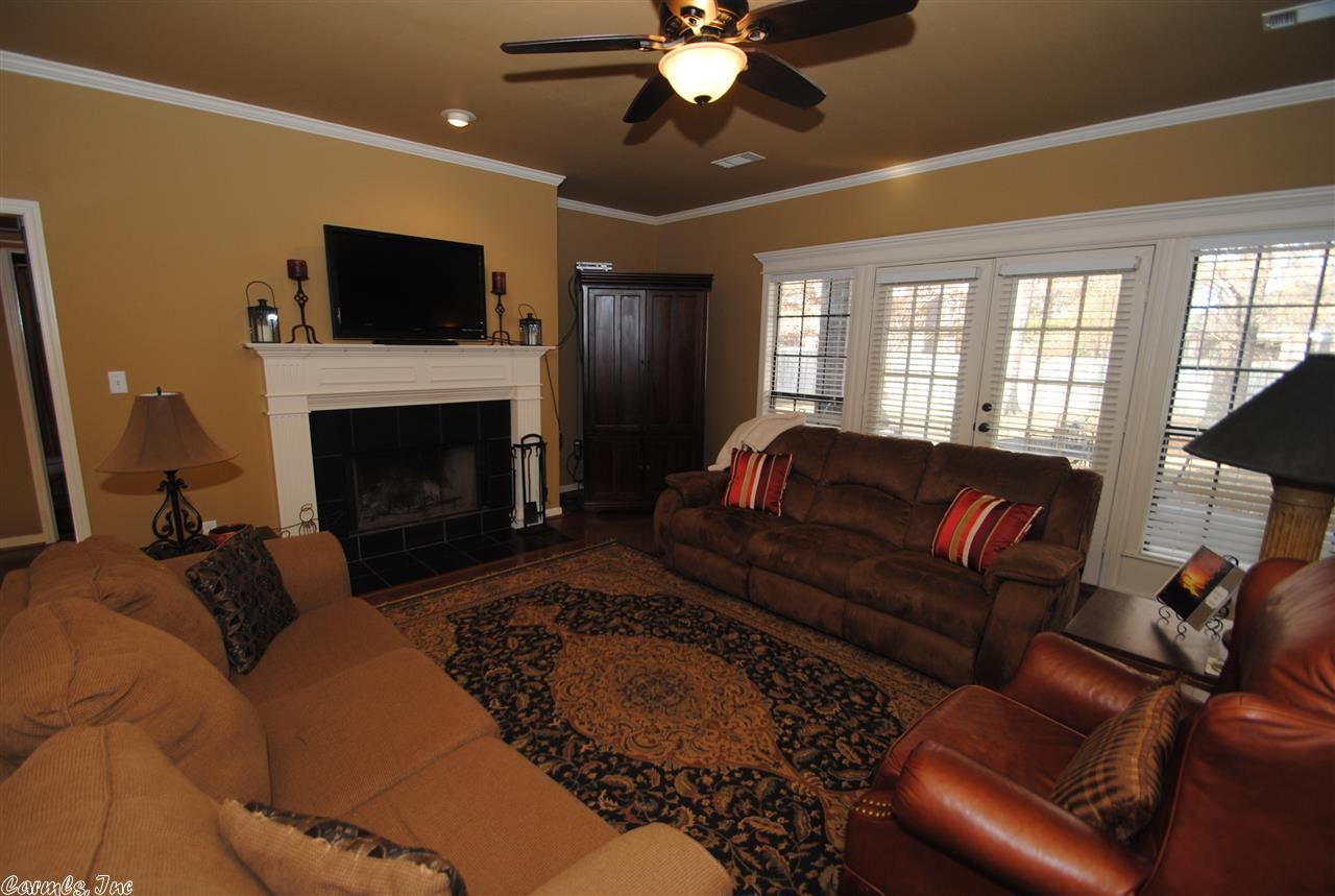 COUNTRY CLUB OF ARK THE - Residential