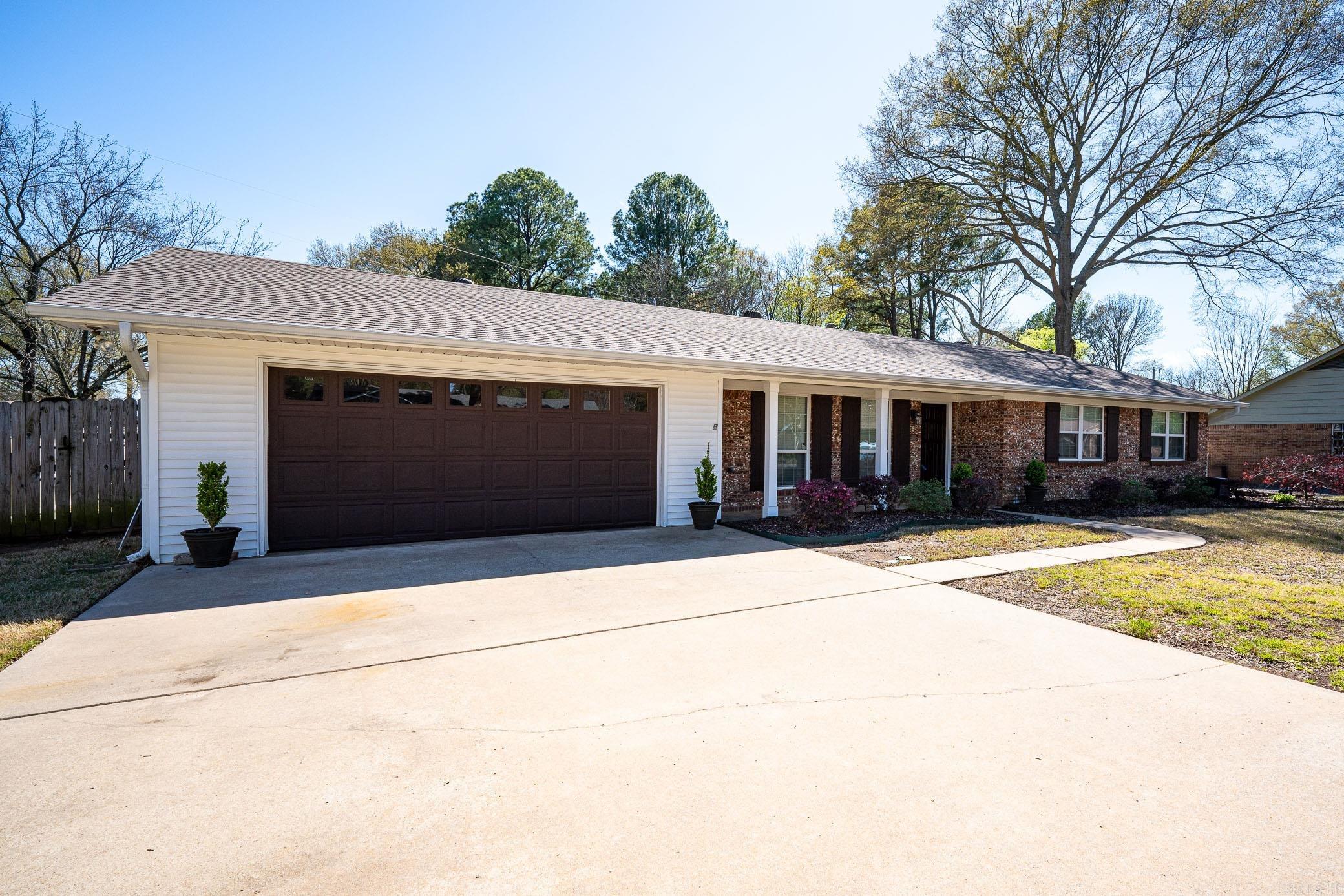 OAK FORREST - Residential