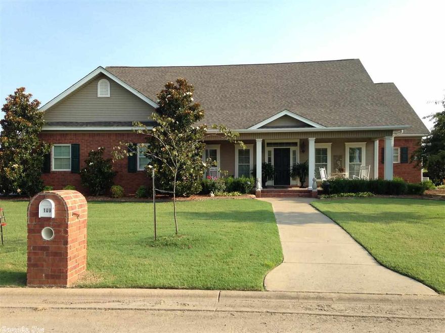 Open and airy, new and clean as a pin, top of the line amenities describe this wonderful home.  Walking in the front door you see Dining, Great Room with Fireplace and 2 conversation group.  Kitchen is open to to great room with bk bar, island, pantry and plenty of cabinets.  Split bedrooms, great master and bath, 2 more beds down and 4th bed up could be what ever you wanted it to be.  2 car garage and extra acreage behind the house.