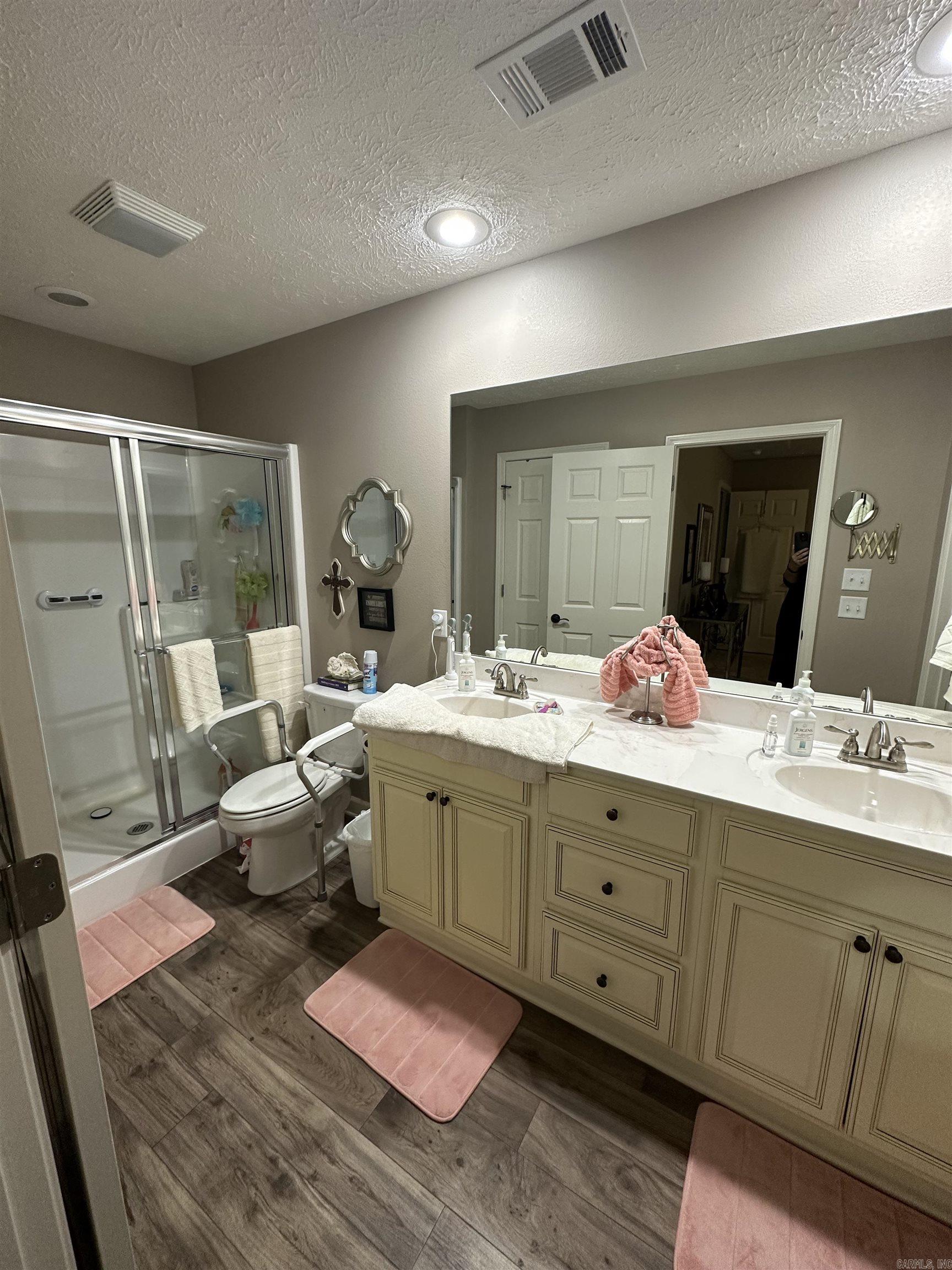 SAGEBRUSH COVE - Residential