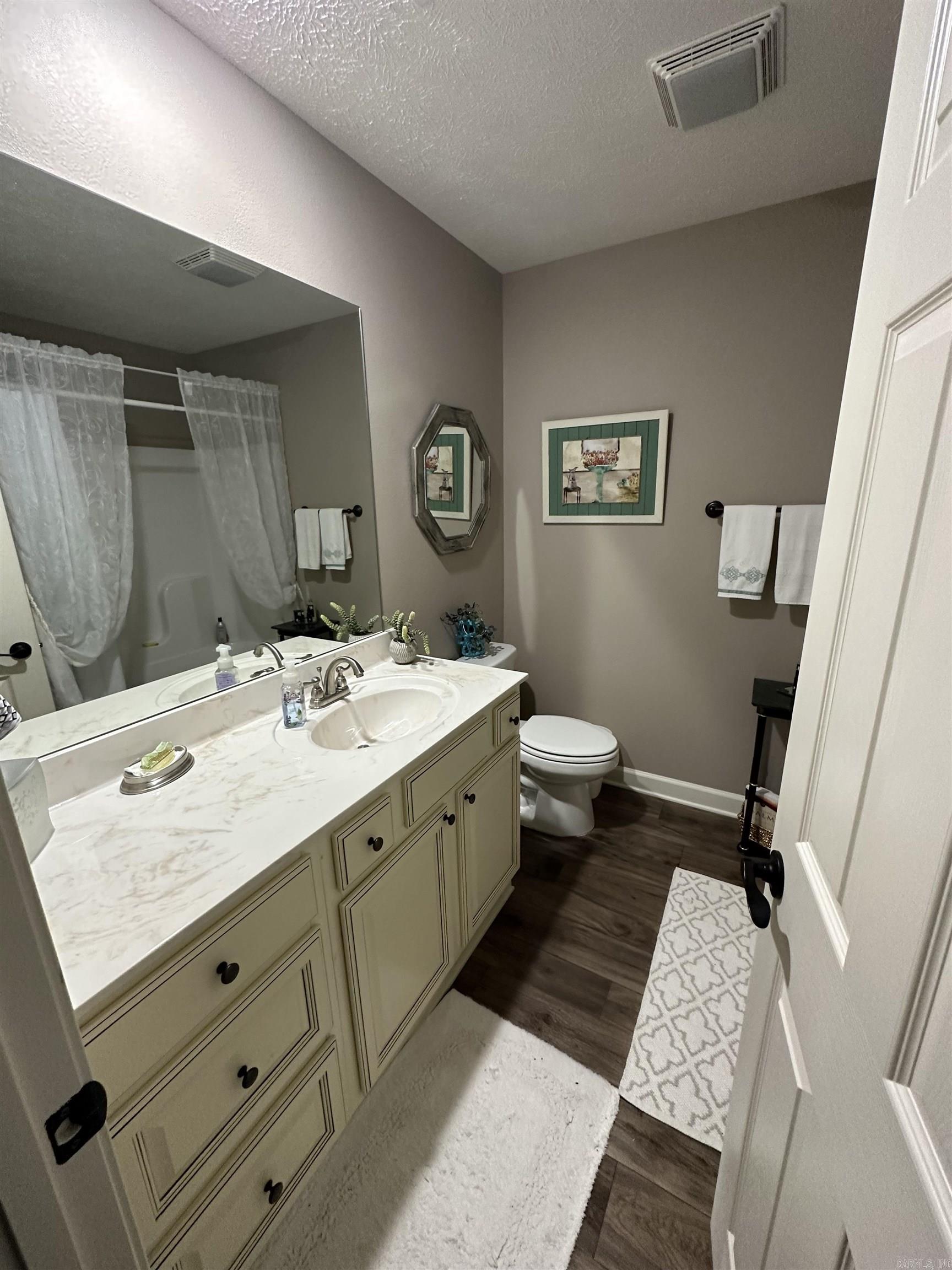 SAGEBRUSH COVE - Residential