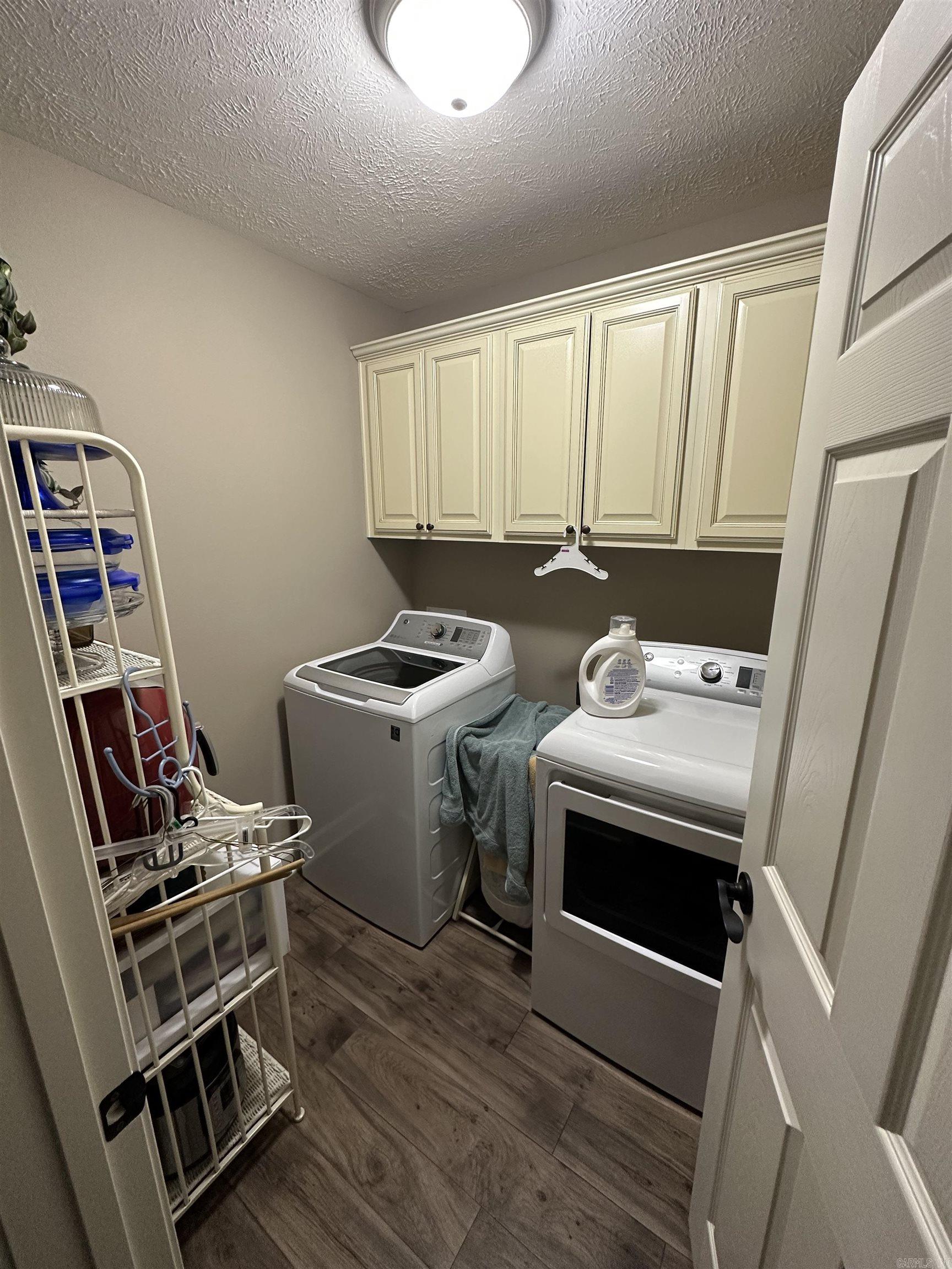 SAGEBRUSH COVE - Residential