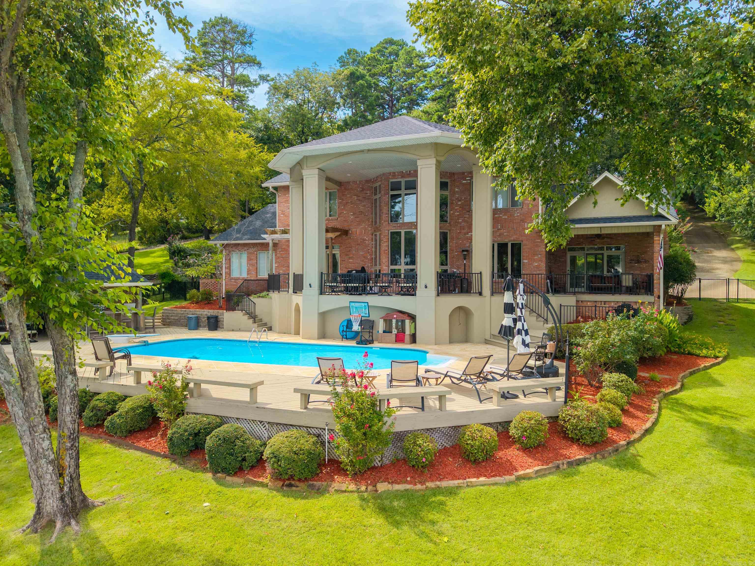 DOGWOOD HAVEN - Residential