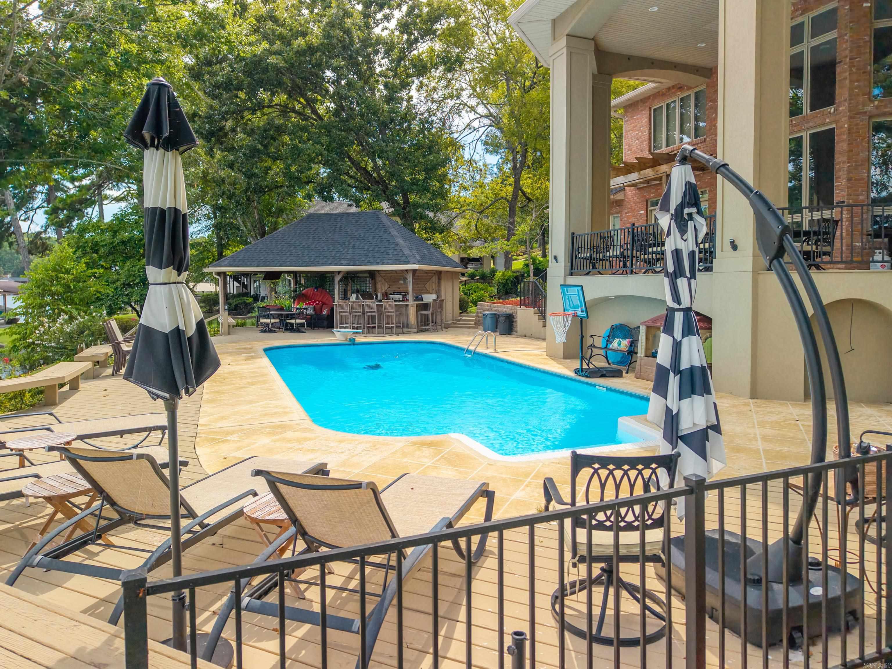 DOGWOOD HAVEN - Residential