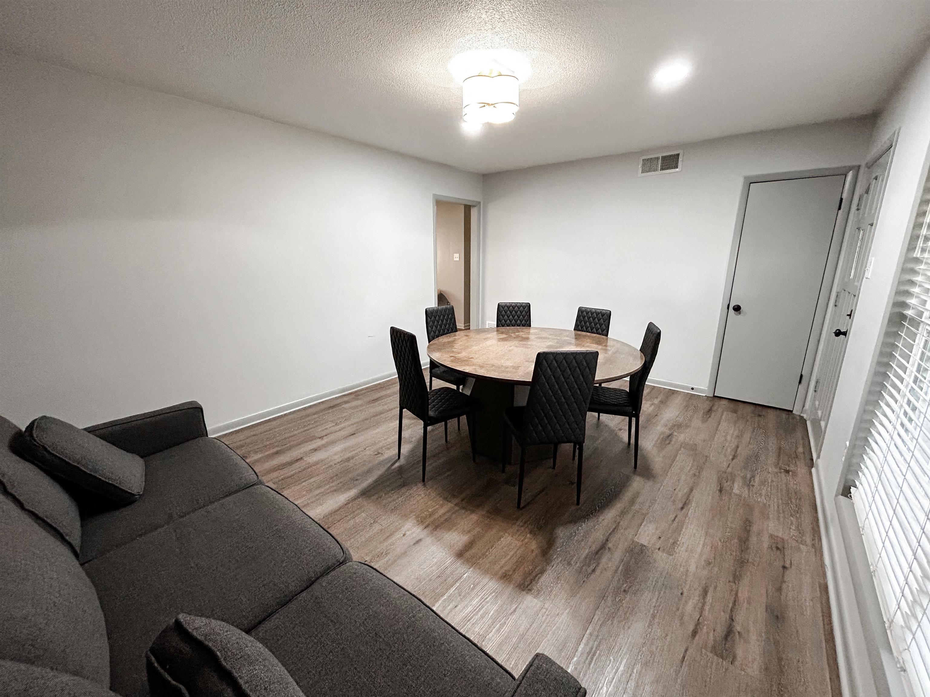 OAK FORREST - Residential