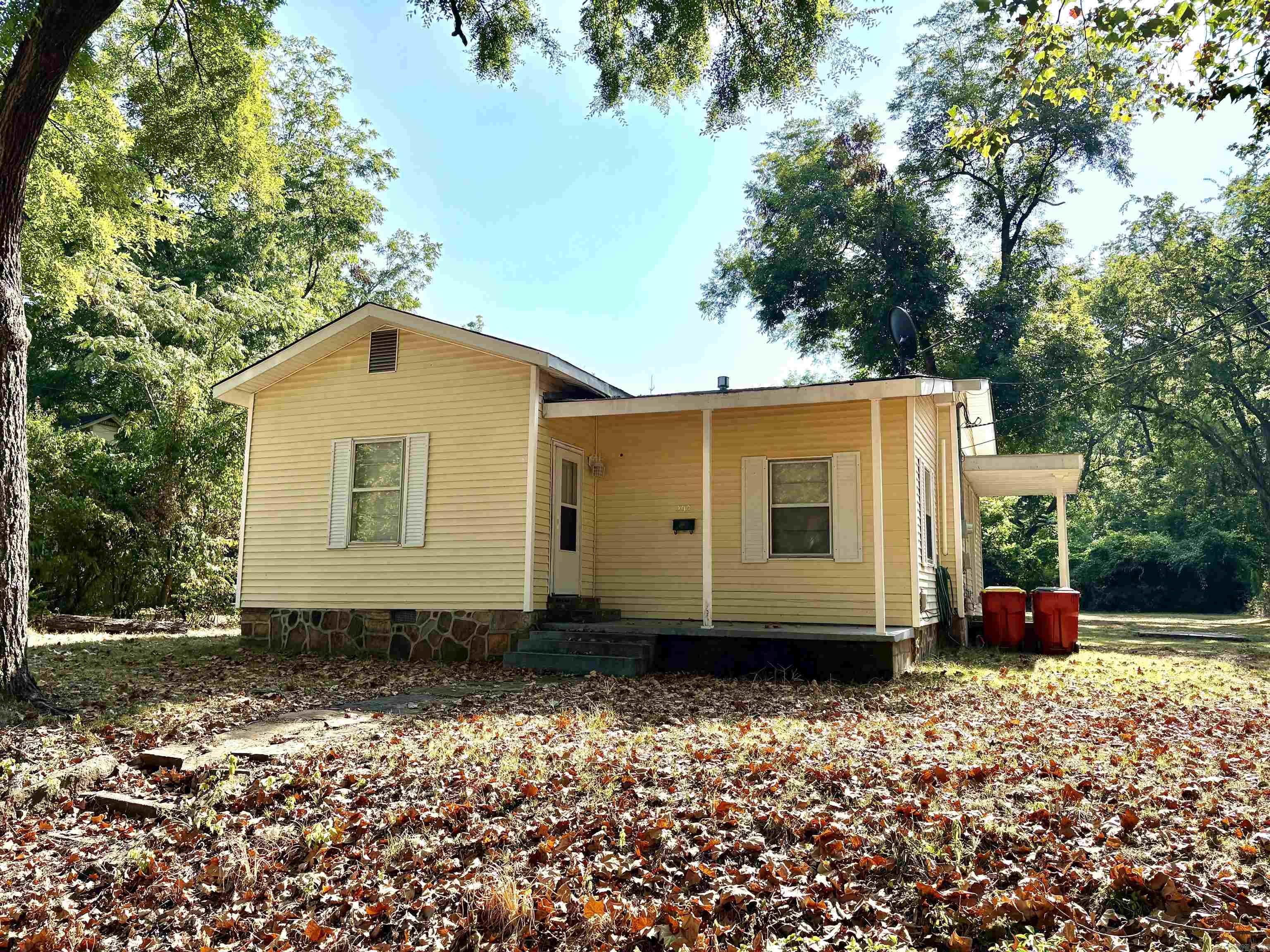 Check out this cute home located in downtown Morrilton! This 2-bedroom 1 bath home is perfect for an investment or starter home. All electric with mini splits make this home cozy and efficient. Vinyl flooring and carpet, most updates were made in 2021. Refrigerator, washer and dryer, and outside storage building convey. PLEASE ALLOW 24 HOUR NOTICE TO SHOW!! AGENTS SEE REMARKS!!
