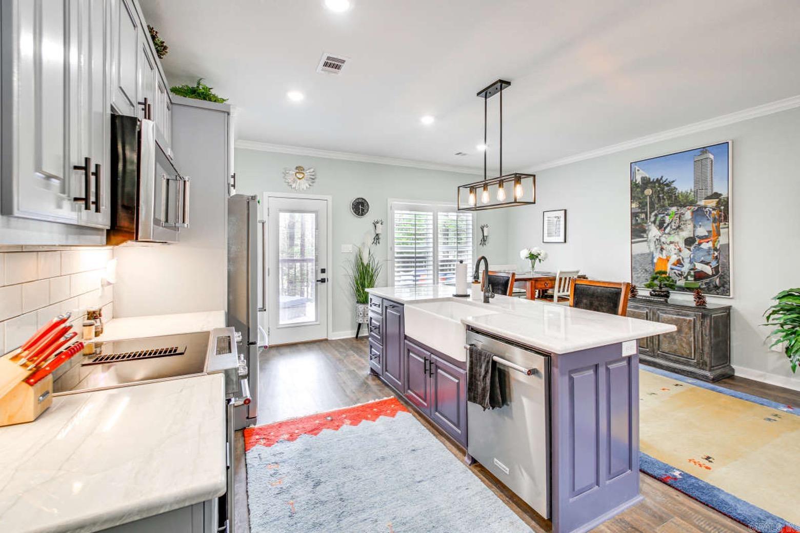 ALTA VISTA - Residential