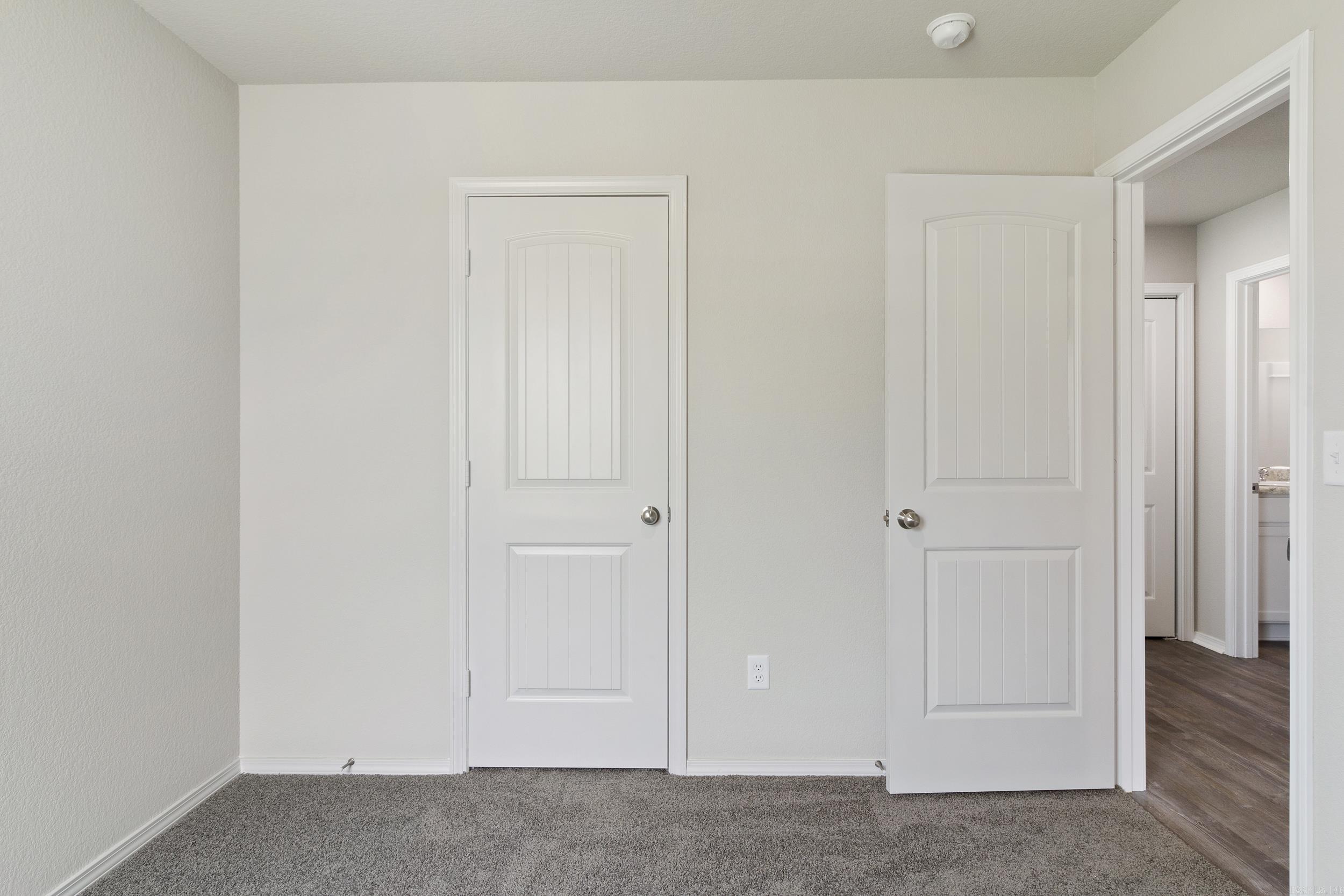 COUNTRY CLUB OF ARK THE - Residential