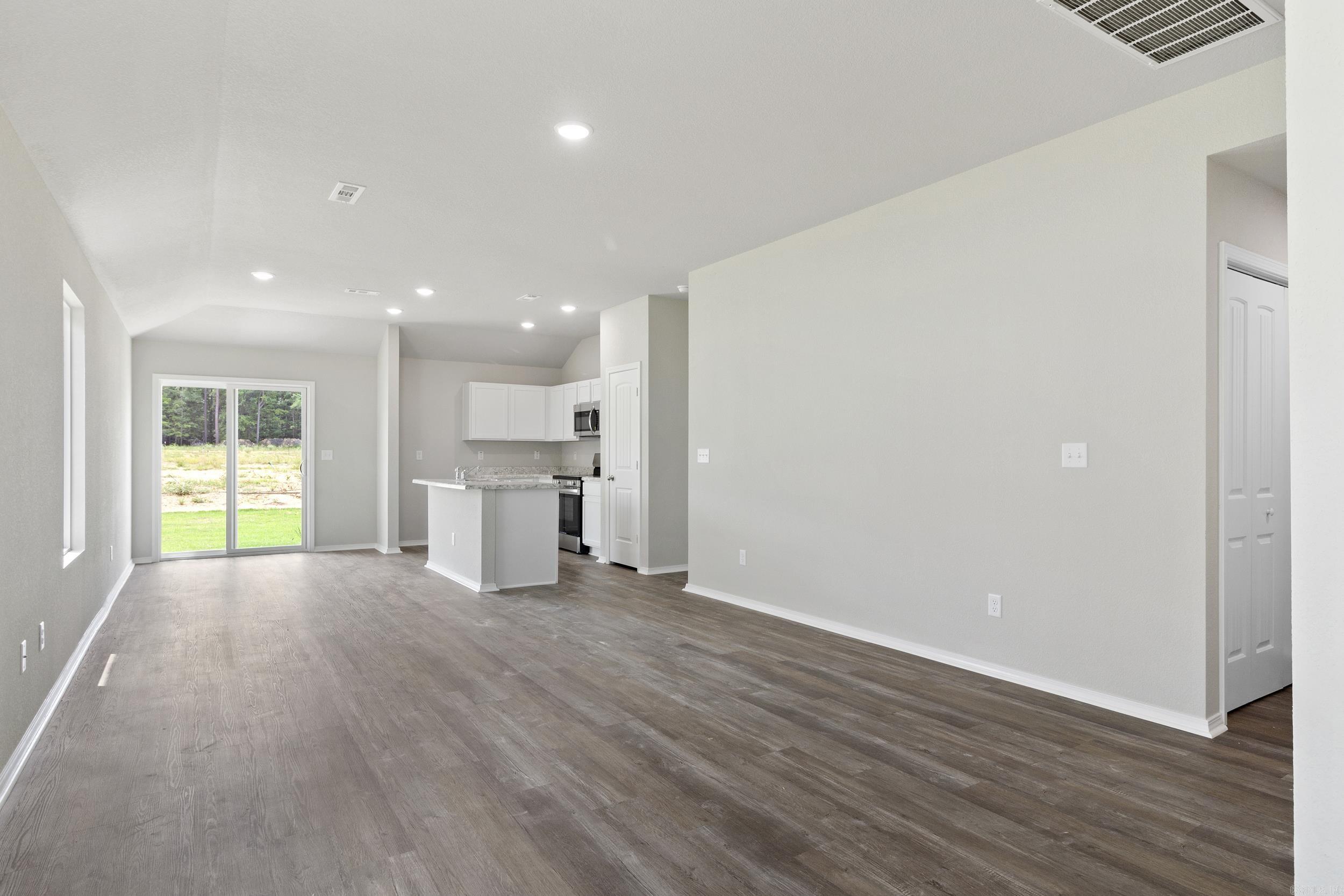 COUNTRY CLUB OF ARK THE - Residential