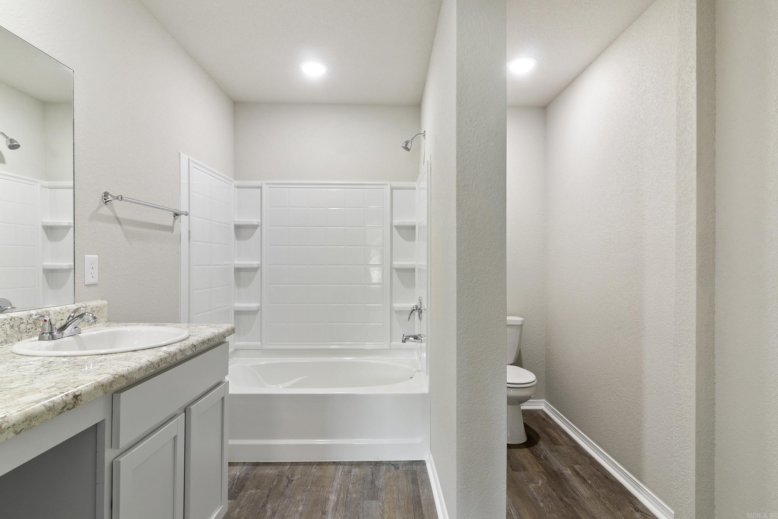 COUNTRY CLUB OF ARK THE - Residential