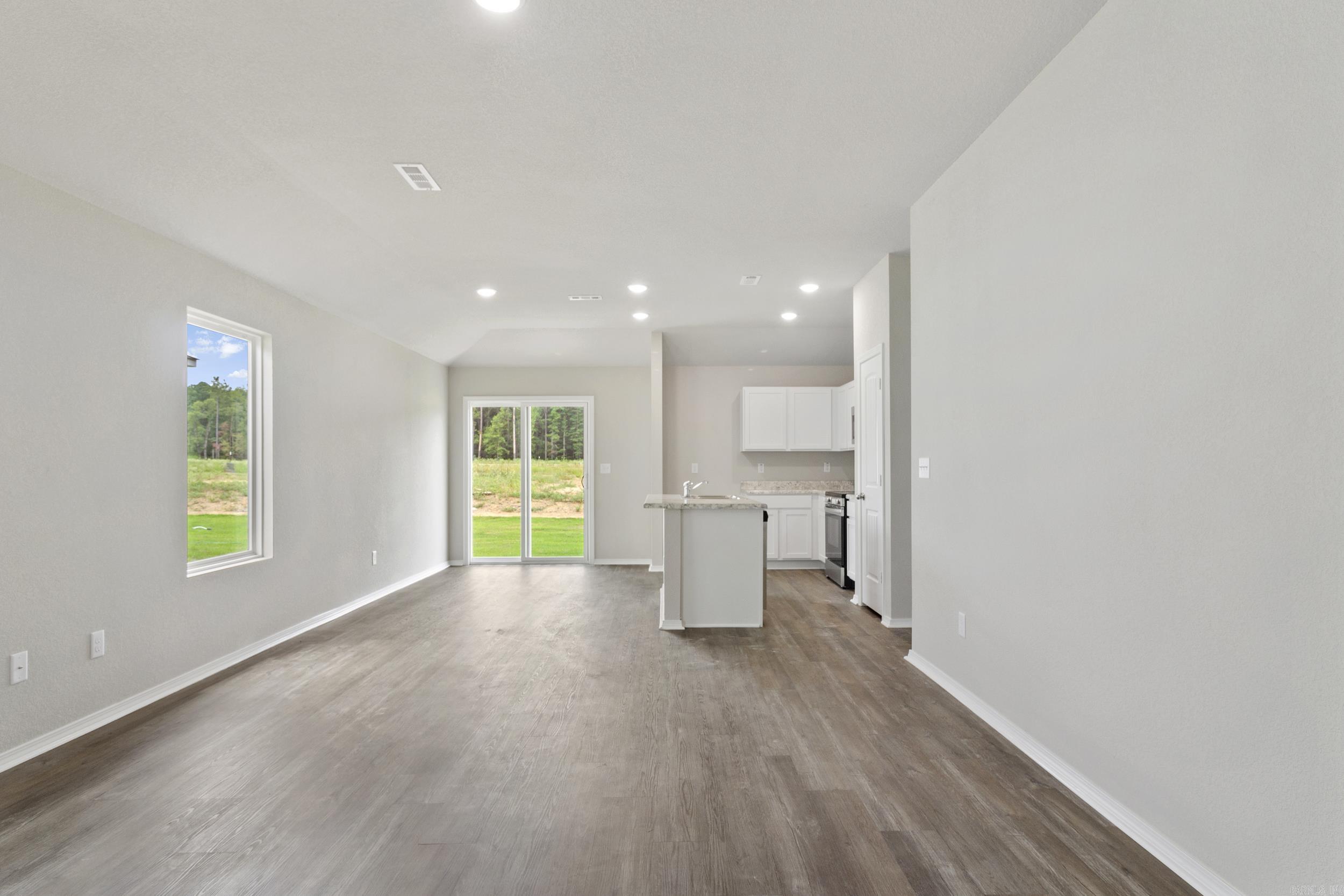 COUNTRY CLUB OF ARK THE - Residential