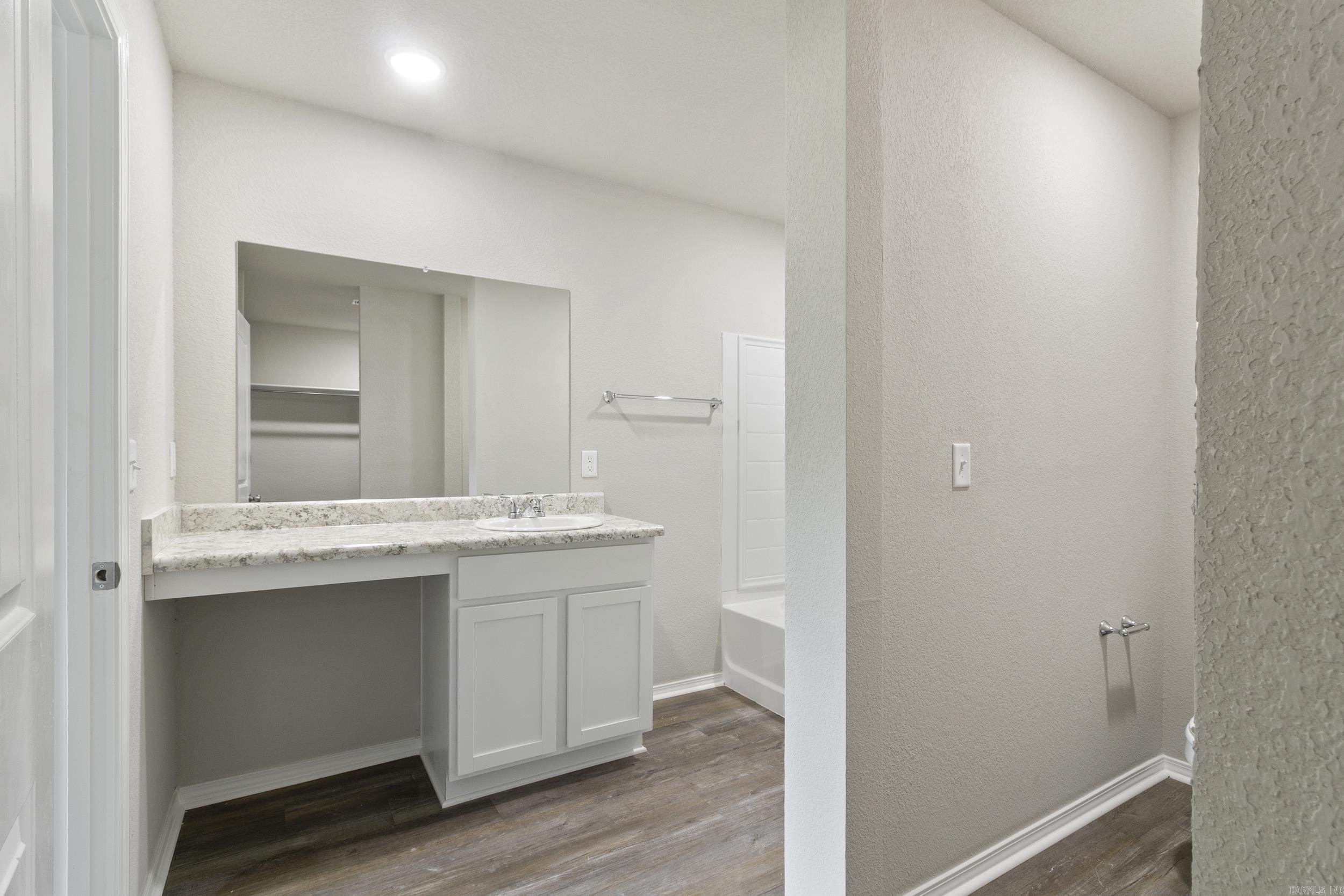 COUNTRY CLUB OF ARK THE - Residential