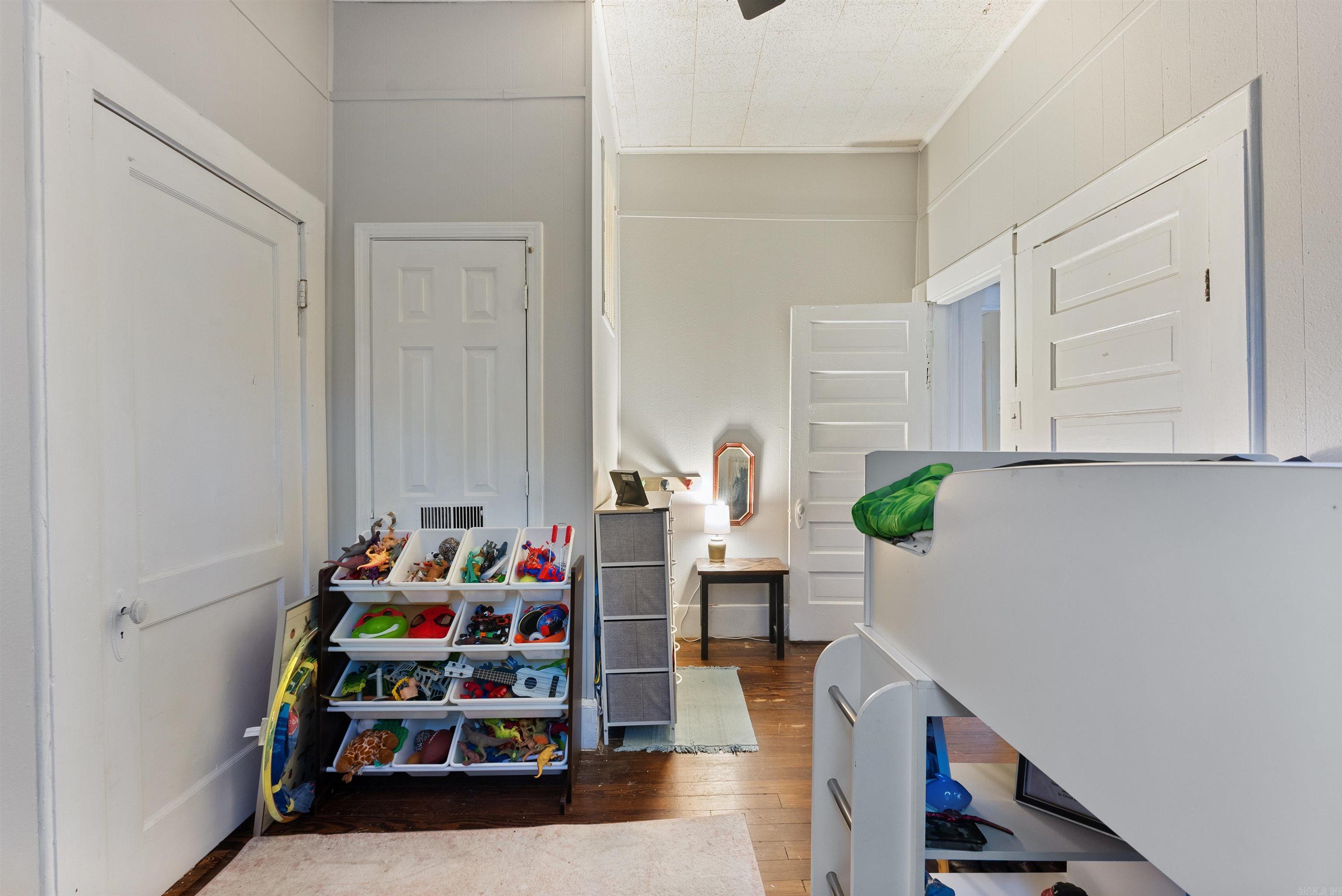 ORIGINAL TOWN-BRYANT - Residential