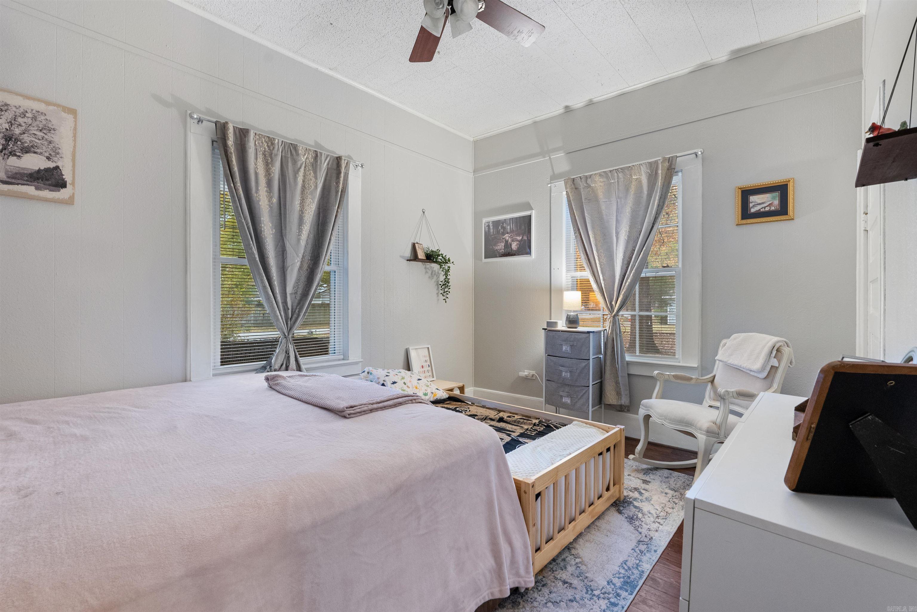 ORIGINAL TOWN-BRYANT - Residential