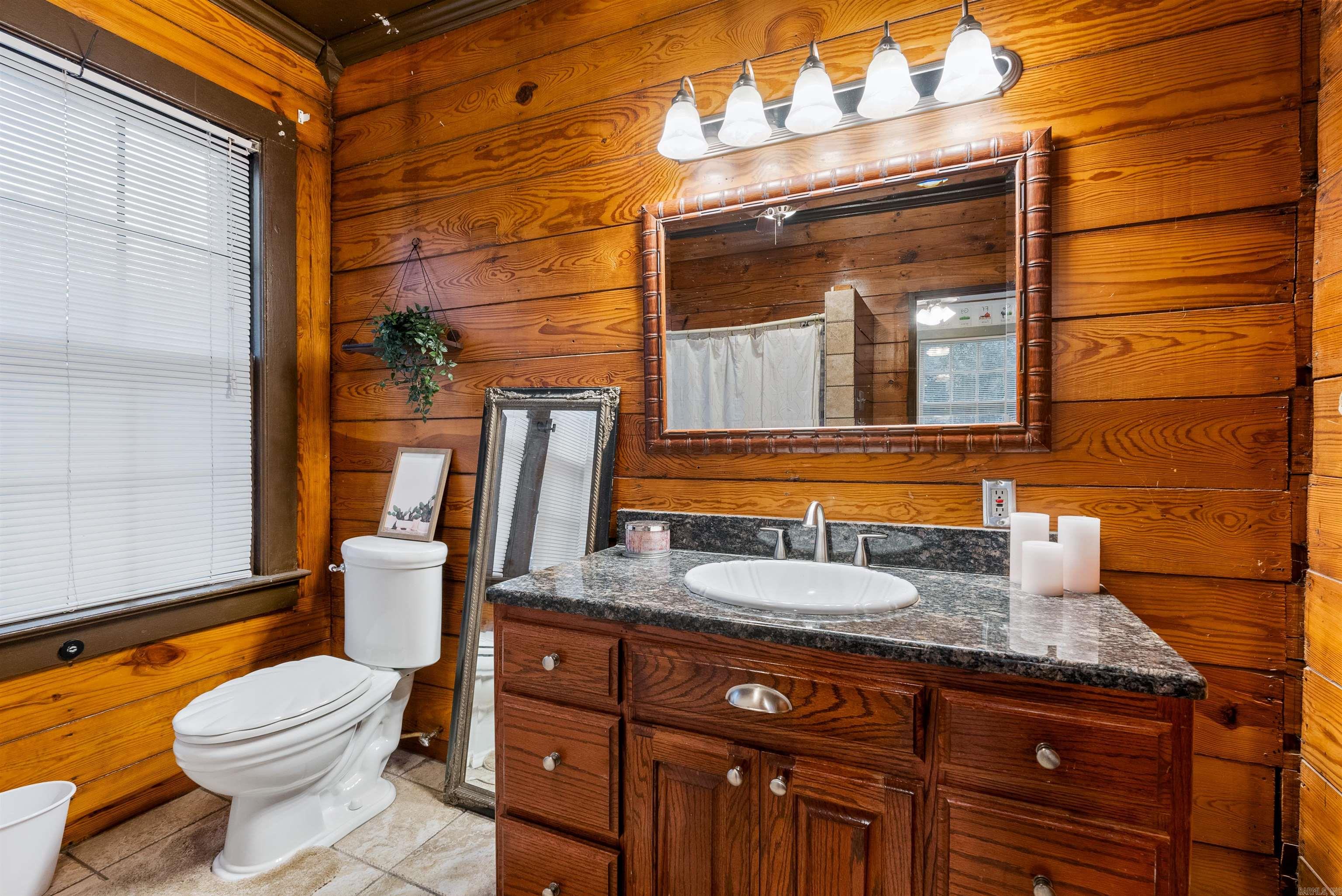 ORIGINAL TOWN-BRYANT - Residential